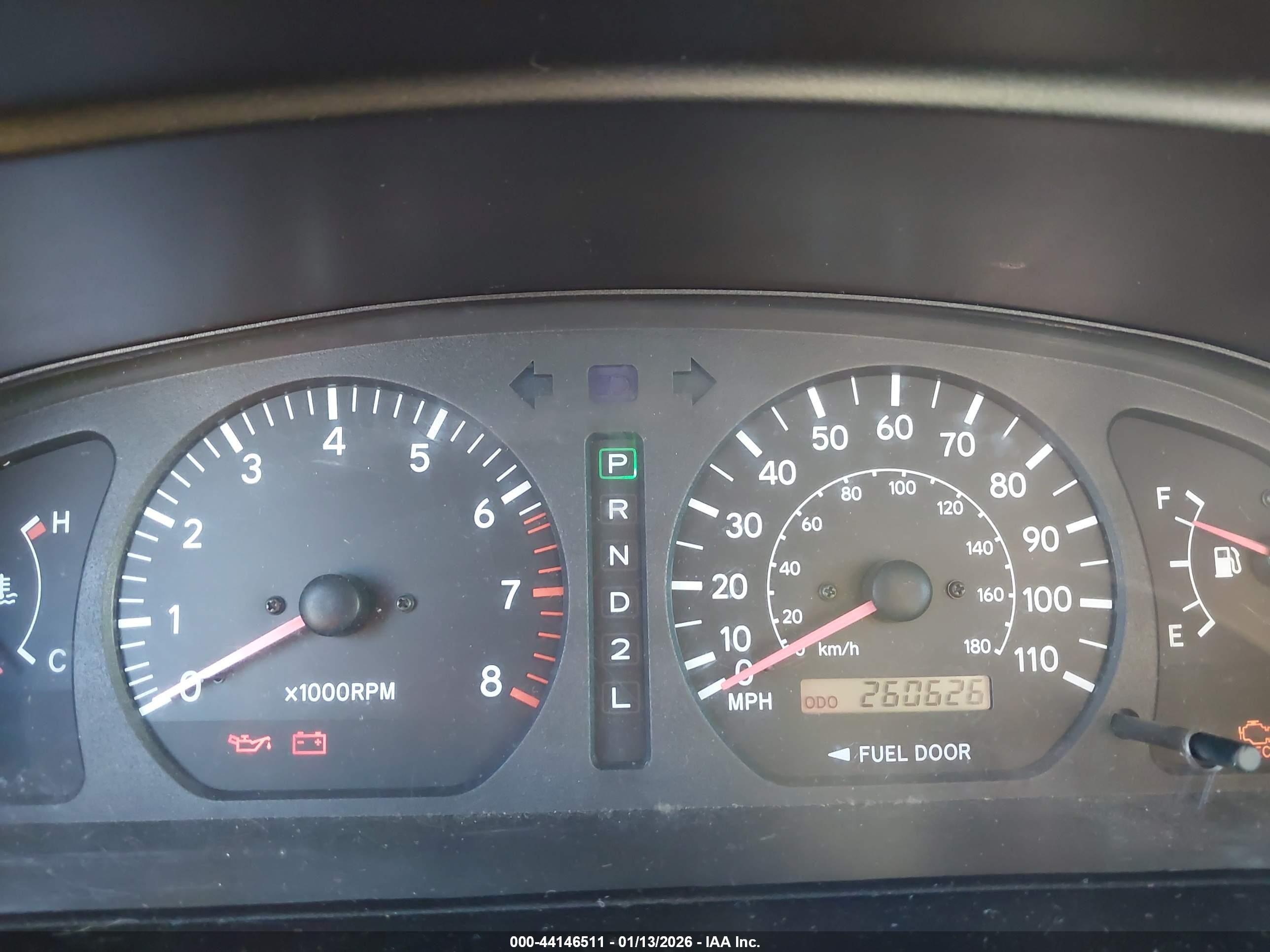 TOYOTA SIENNA image 7