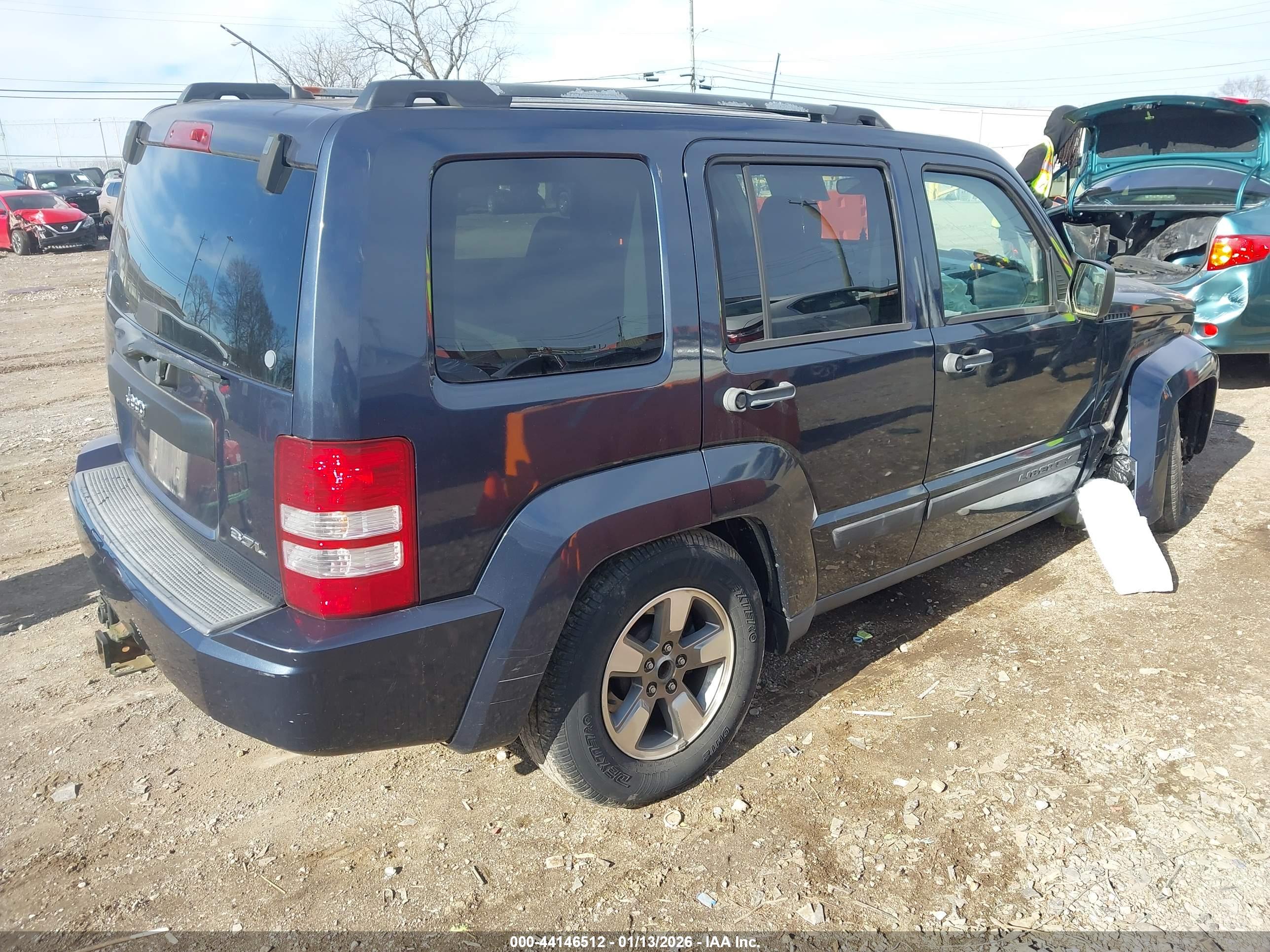 JEEP LIBERTY image 4