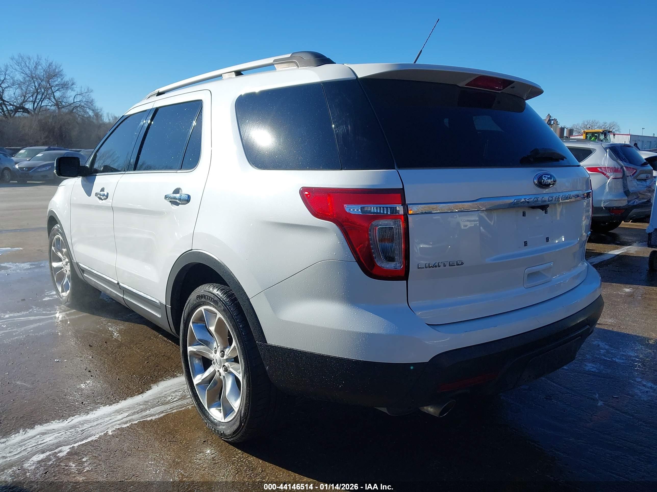 FORD EXPLORER image 3
