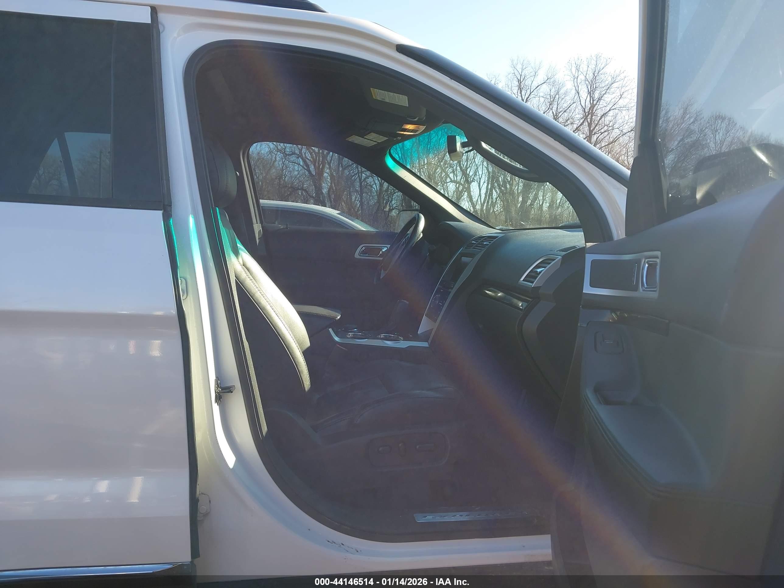 FORD EXPLORER image 5