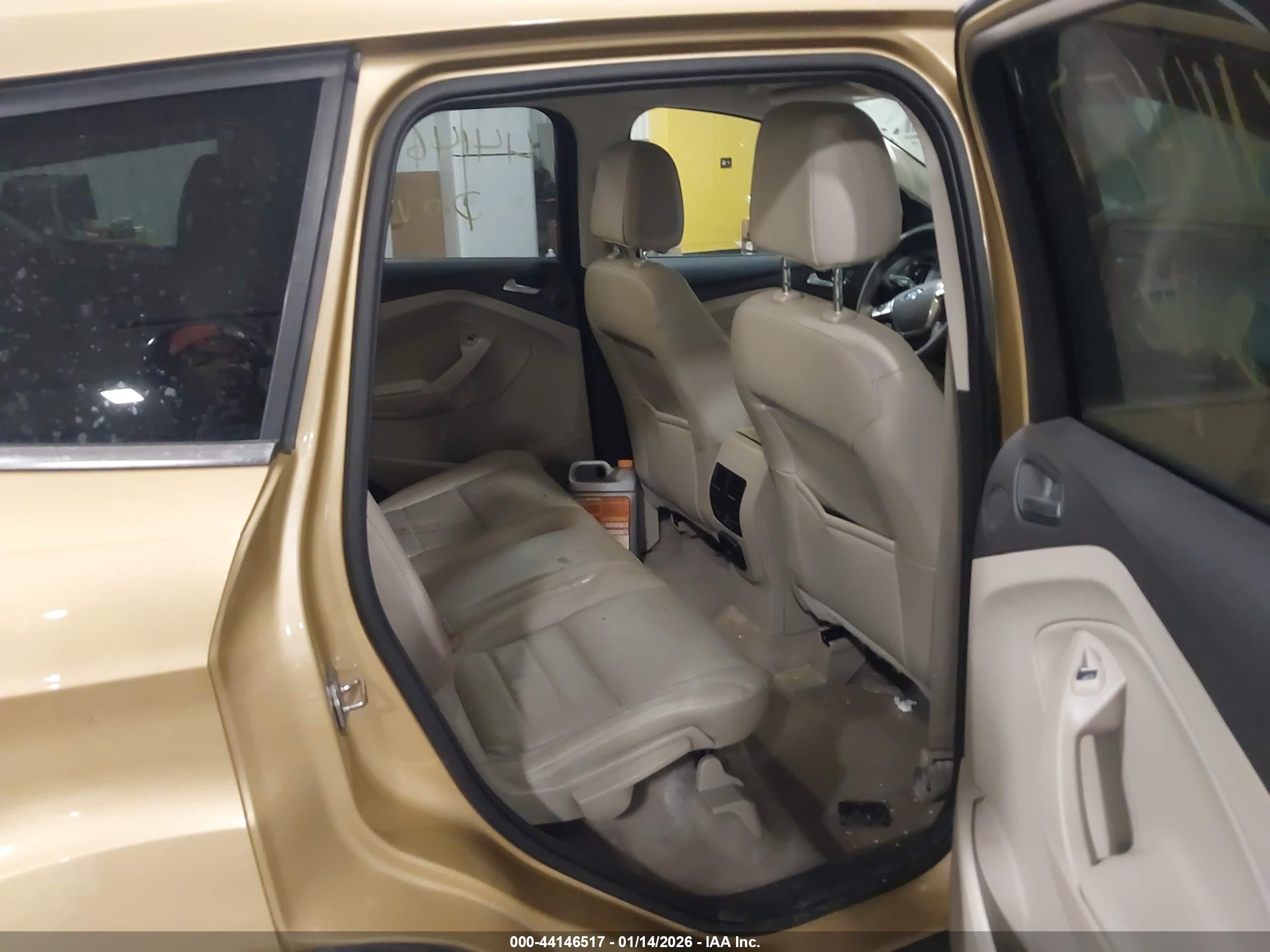 FORD ESCAPE image 8
