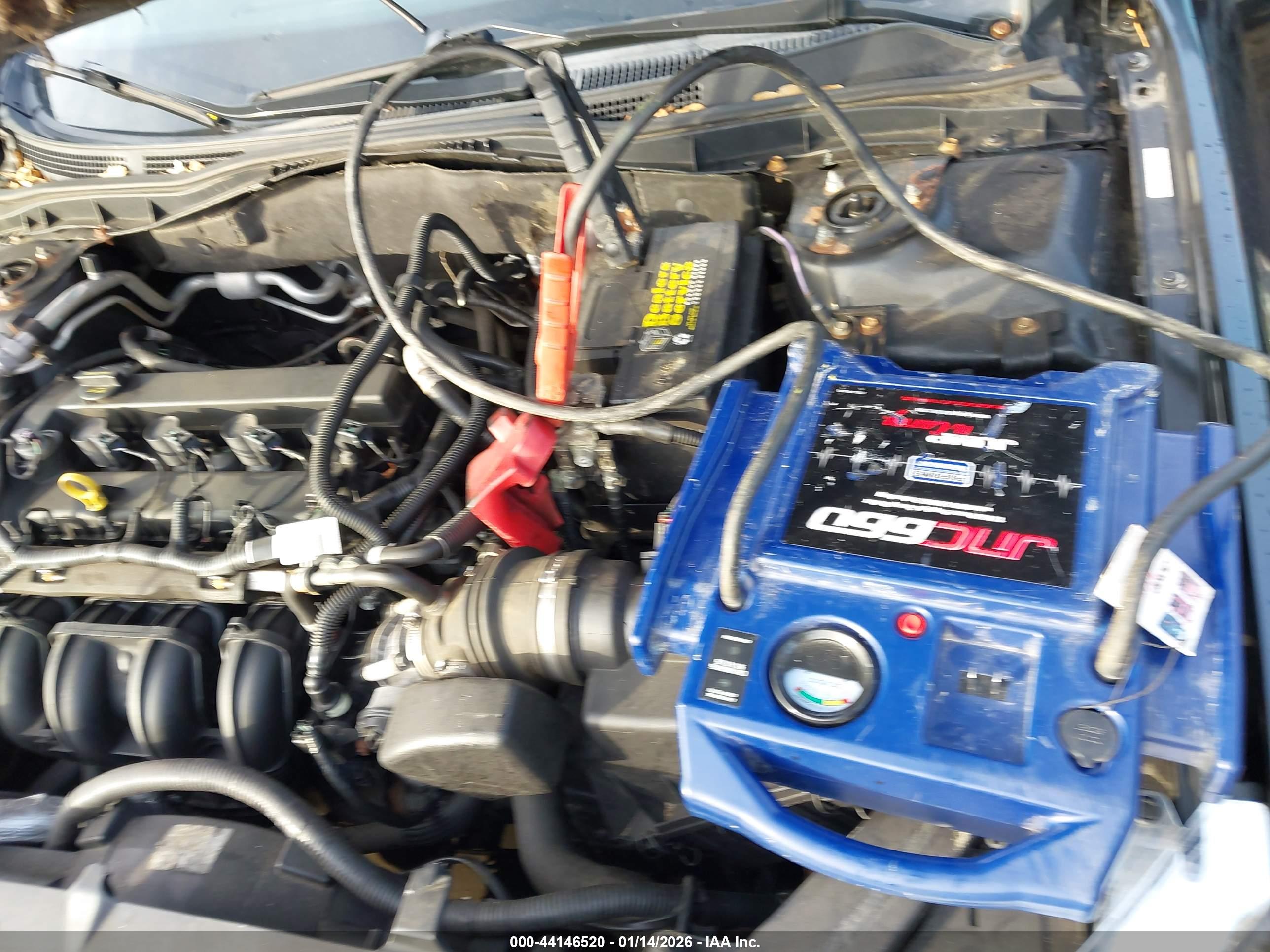 FORD FUSION image 10
