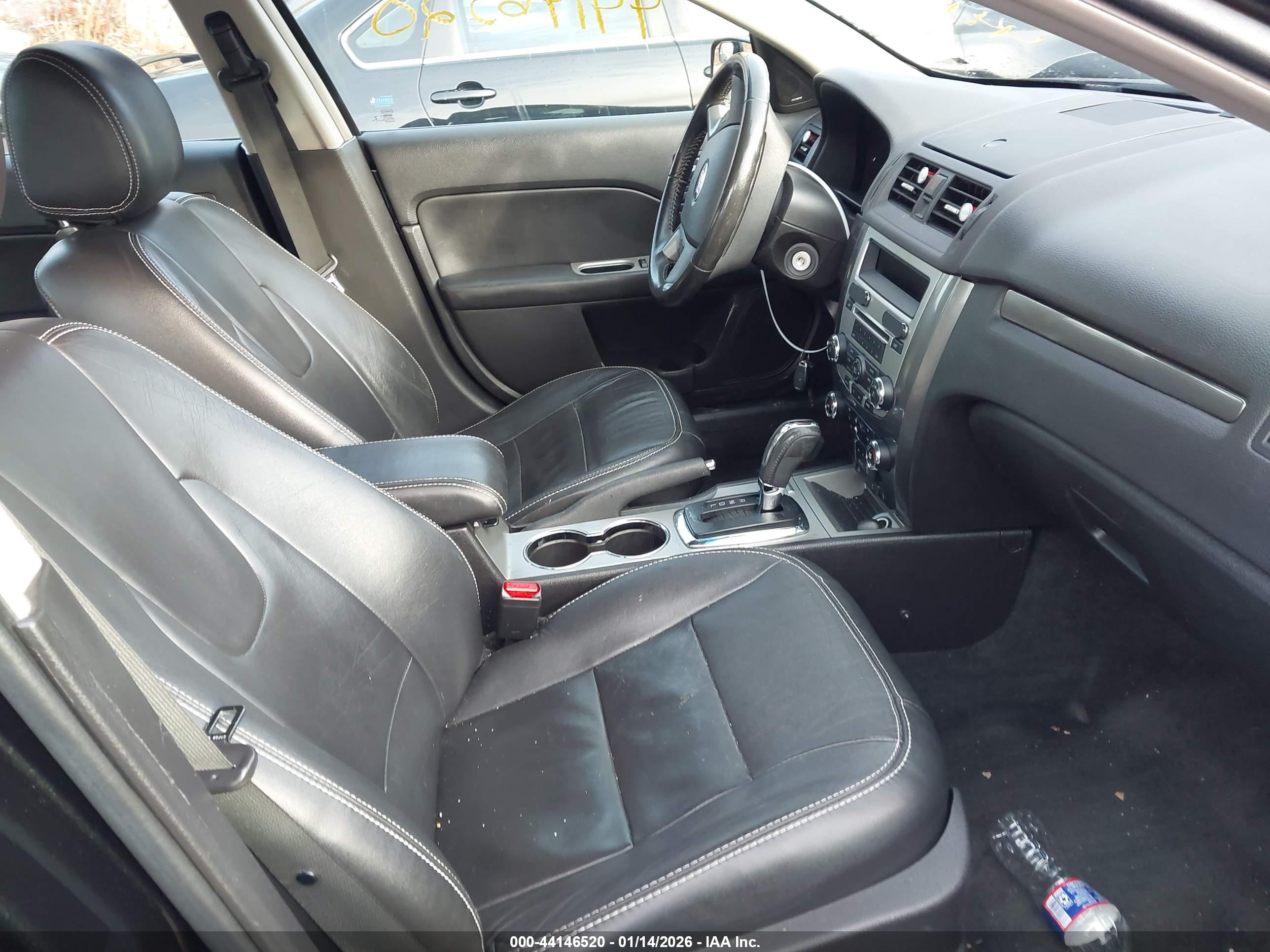 FORD FUSION image 5