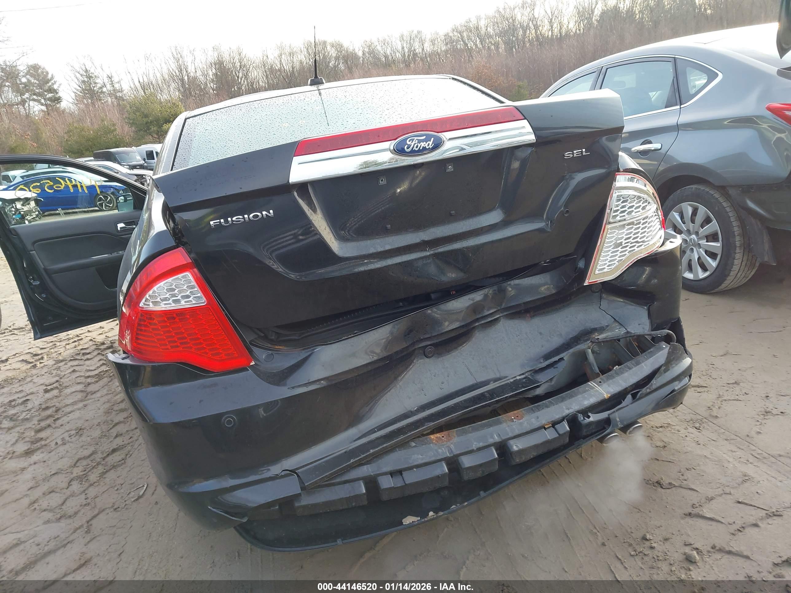 FORD FUSION image 6