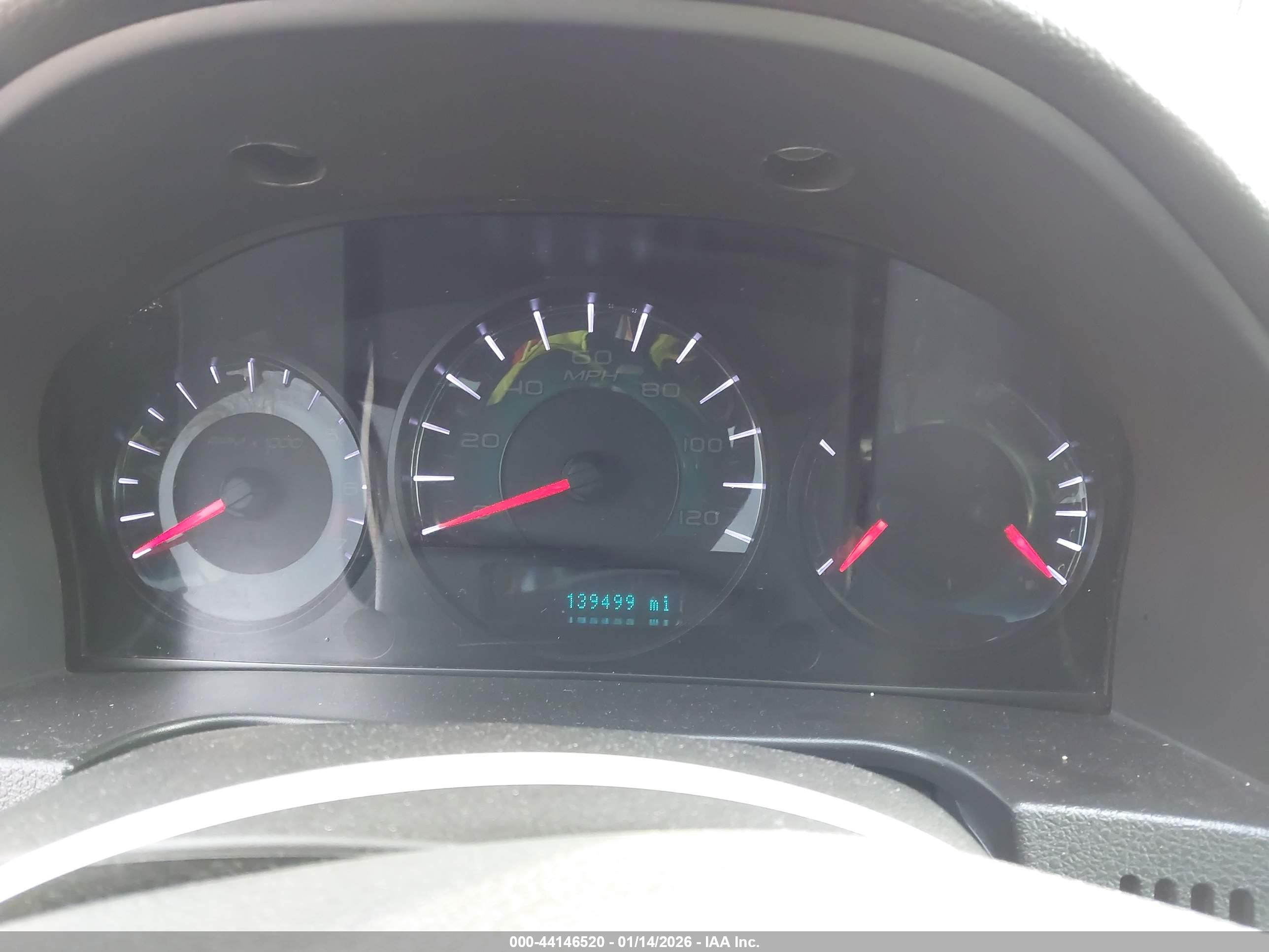FORD FUSION image 7