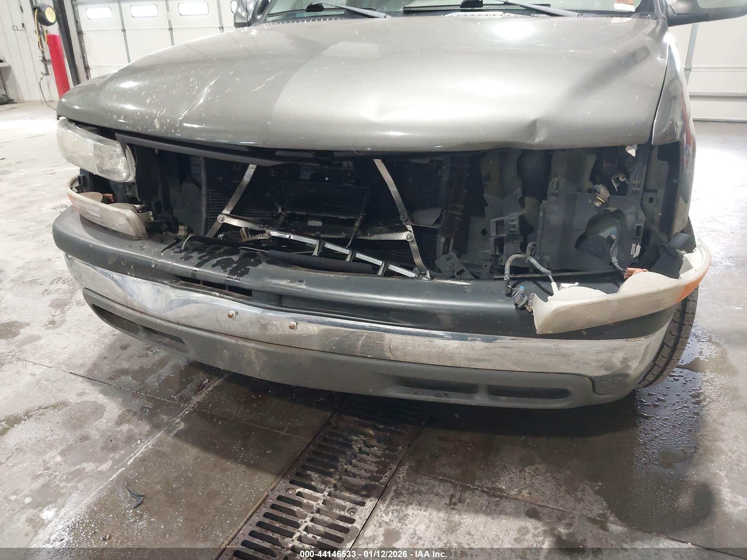CHEVROLET SILVERADO image 6