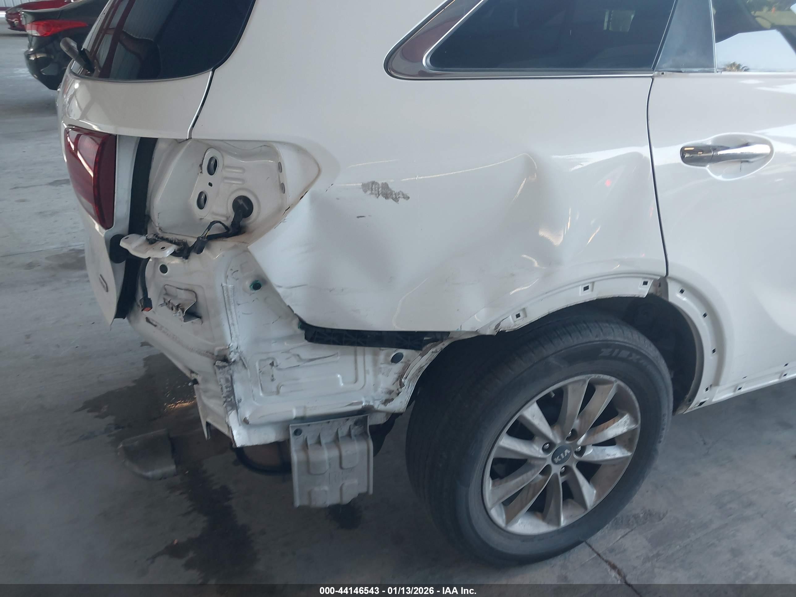 KIA SORENTO image 6