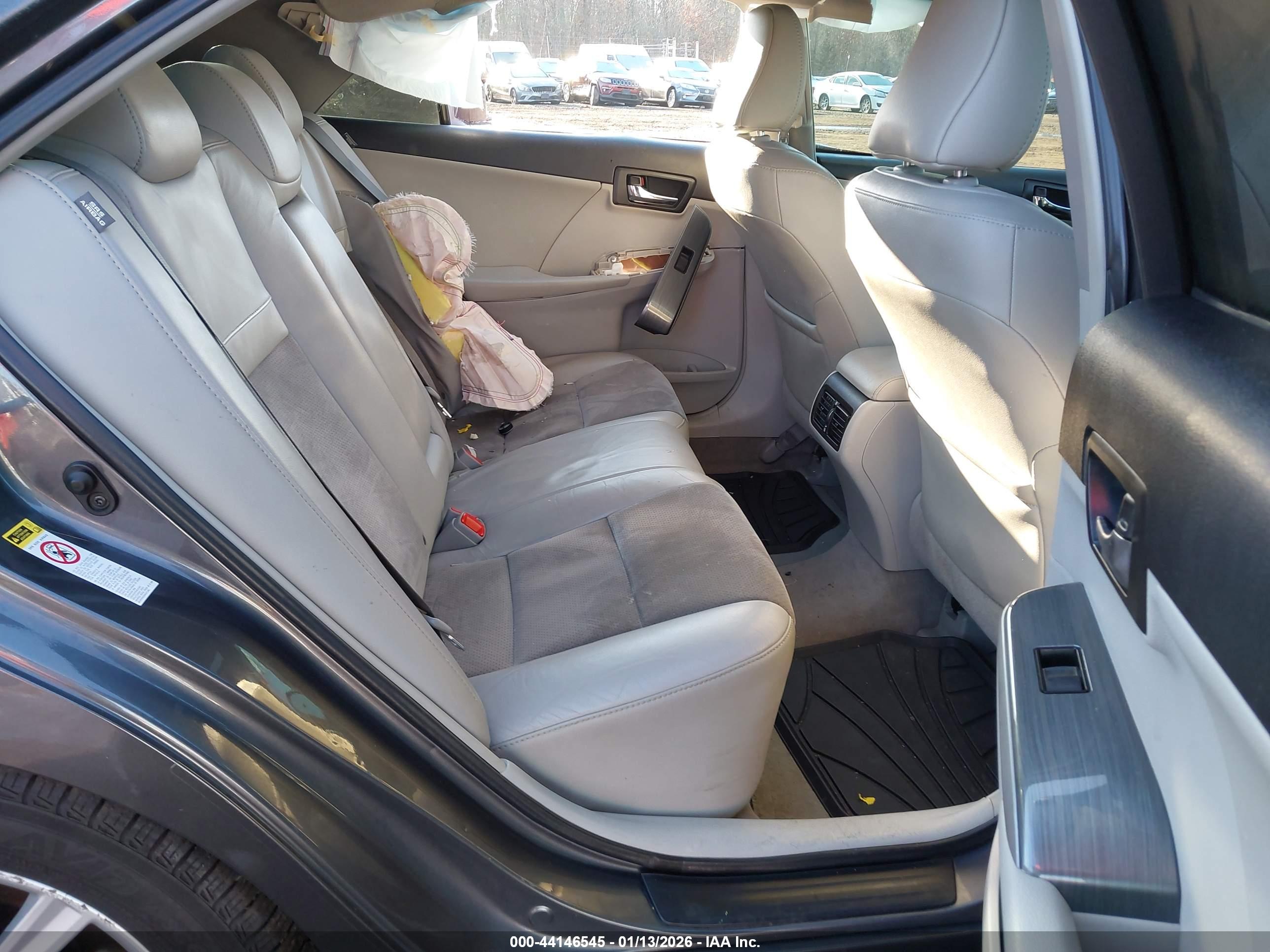 TOYOTA CAMRY image 8