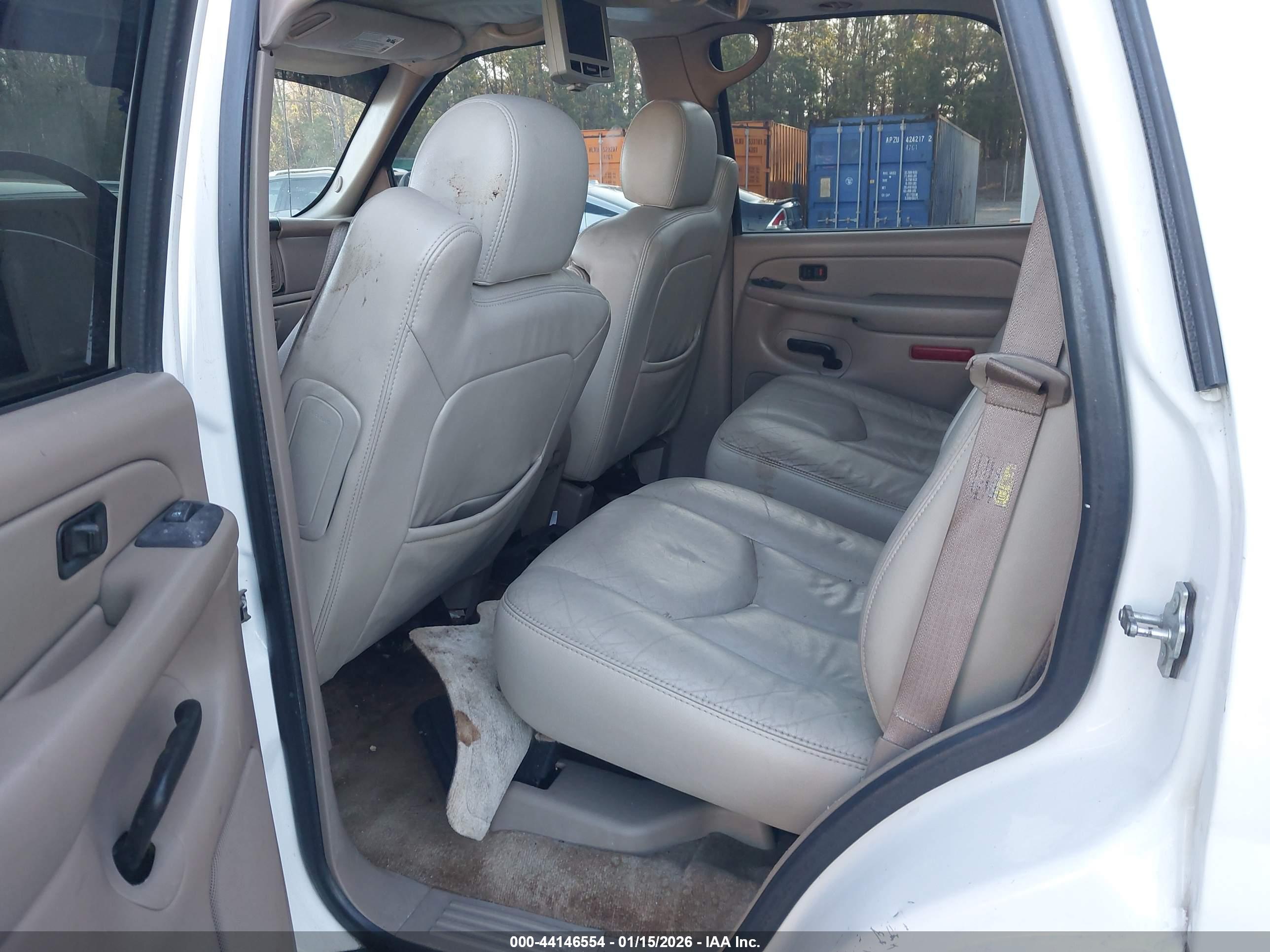 GMC YUKON image 8