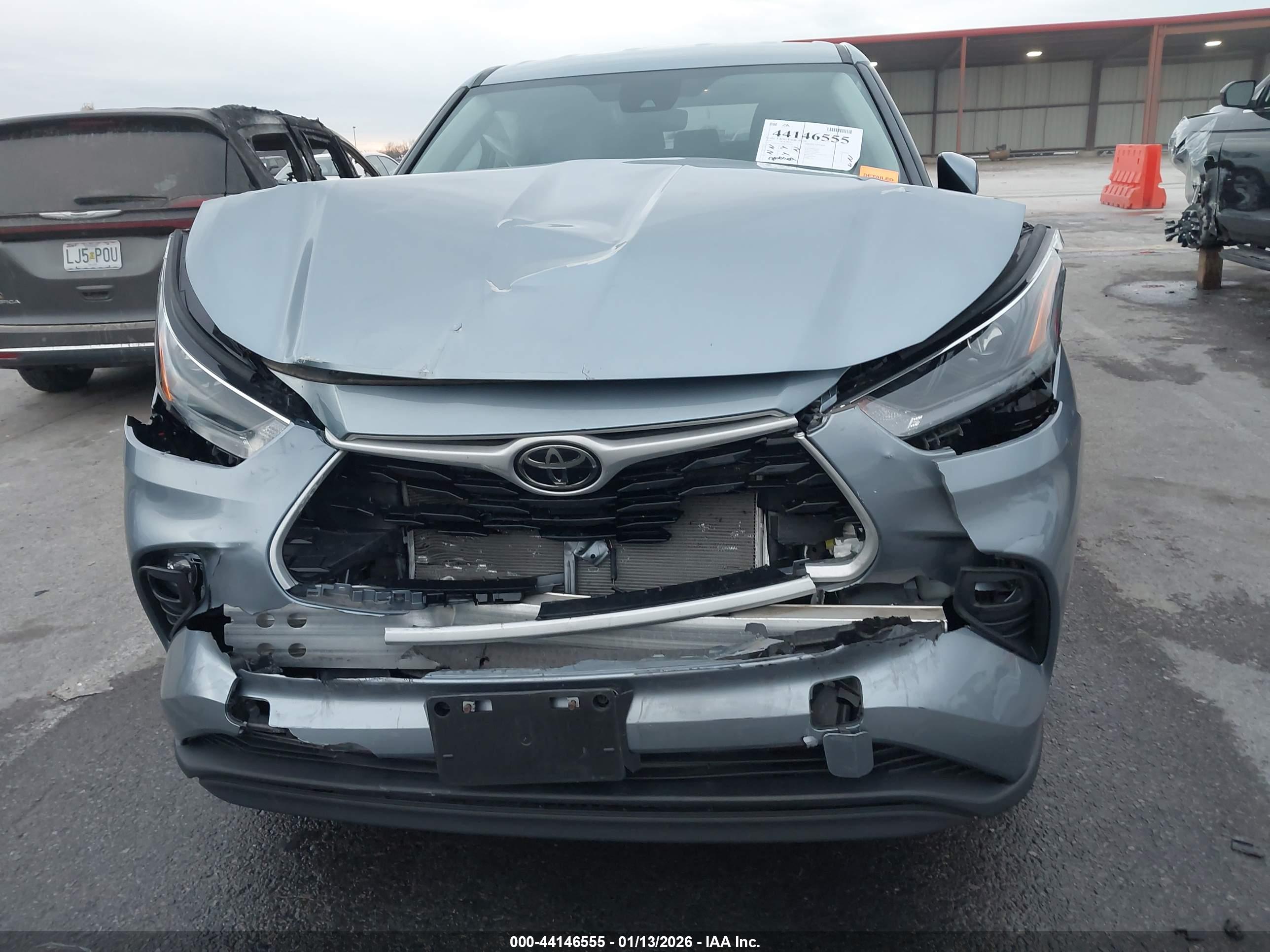 TOYOTA HIGHLANDER image 6