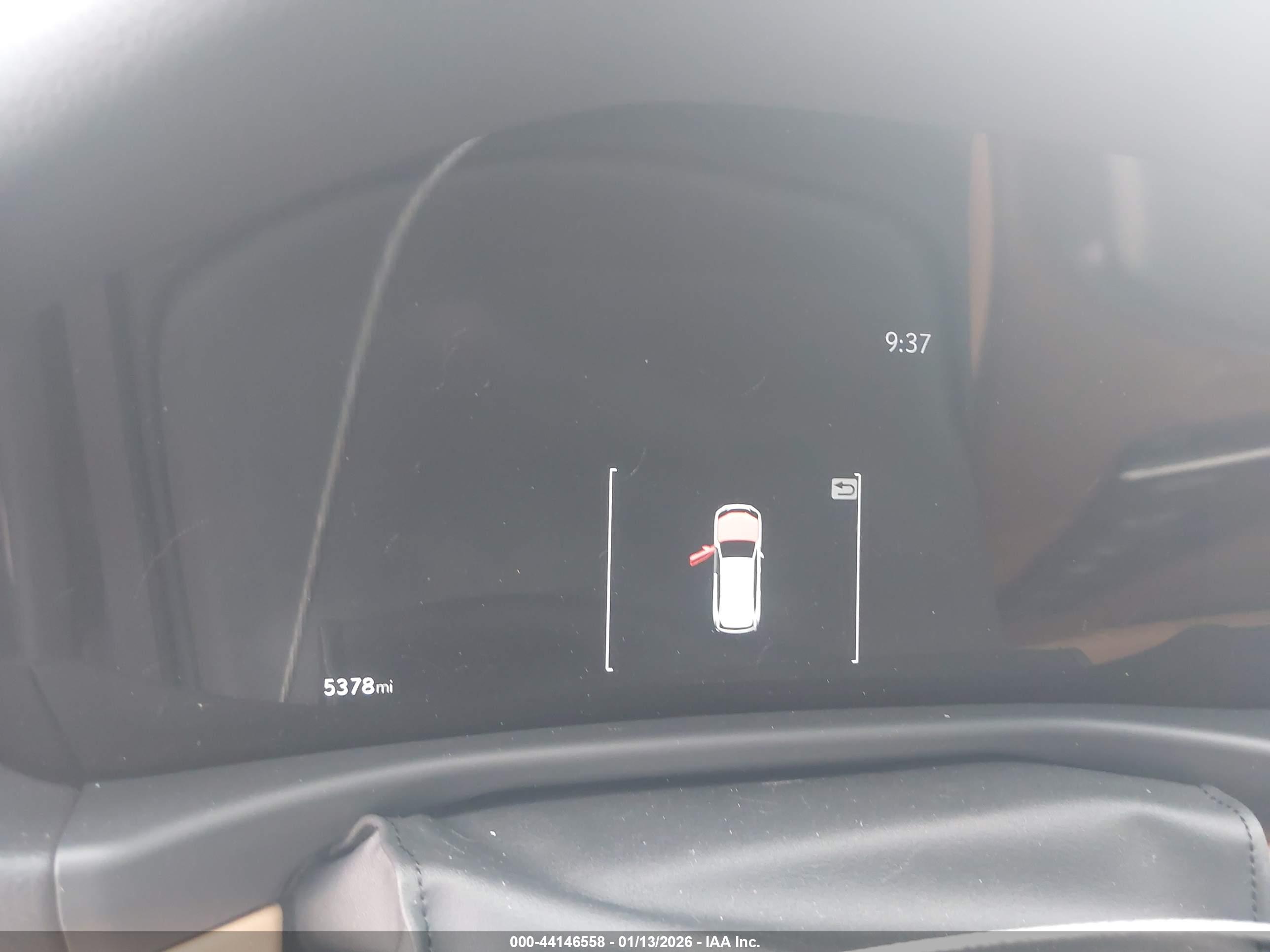 LEXUS LX image 7