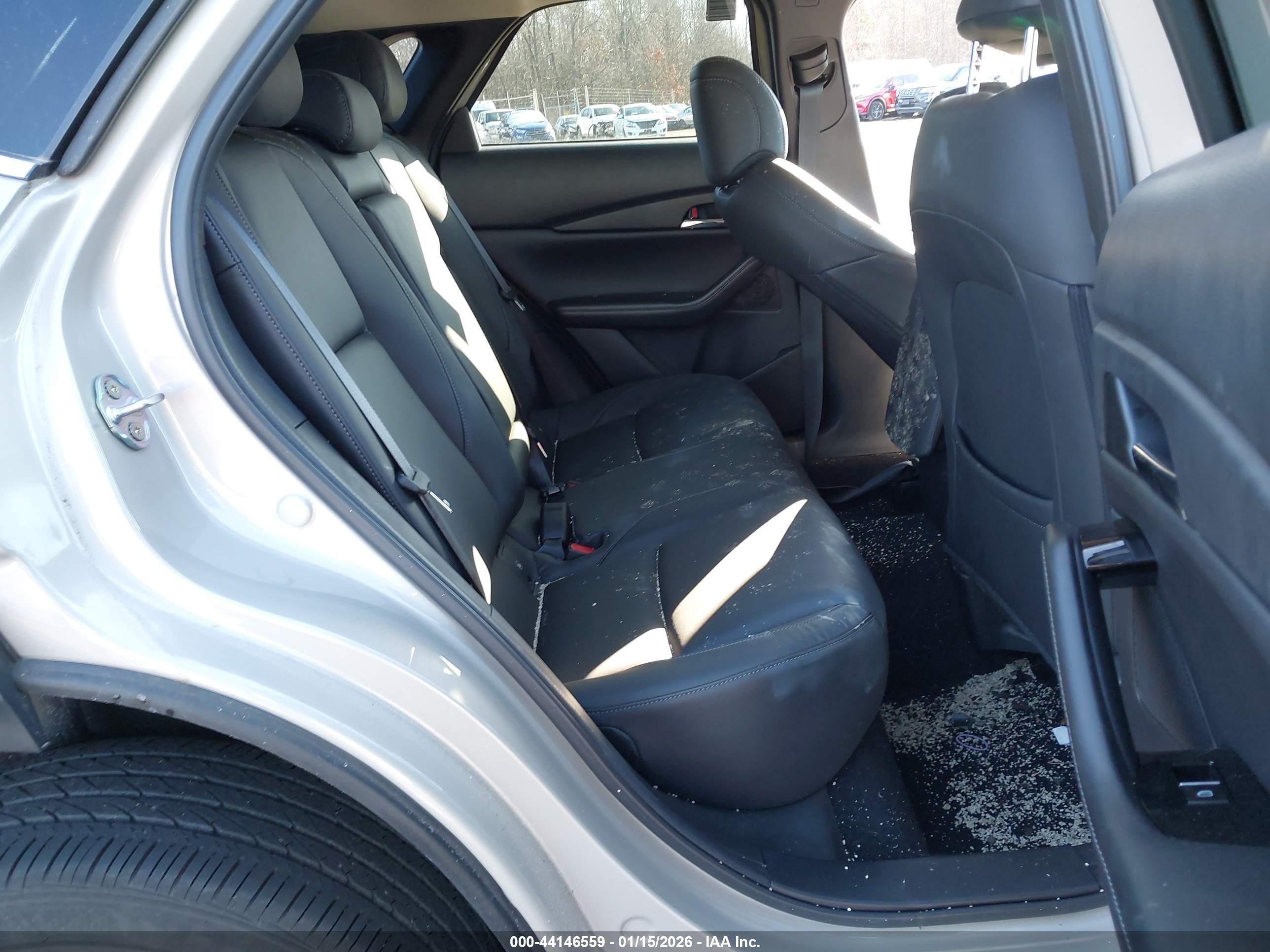 MAZDA CX-30 image 8