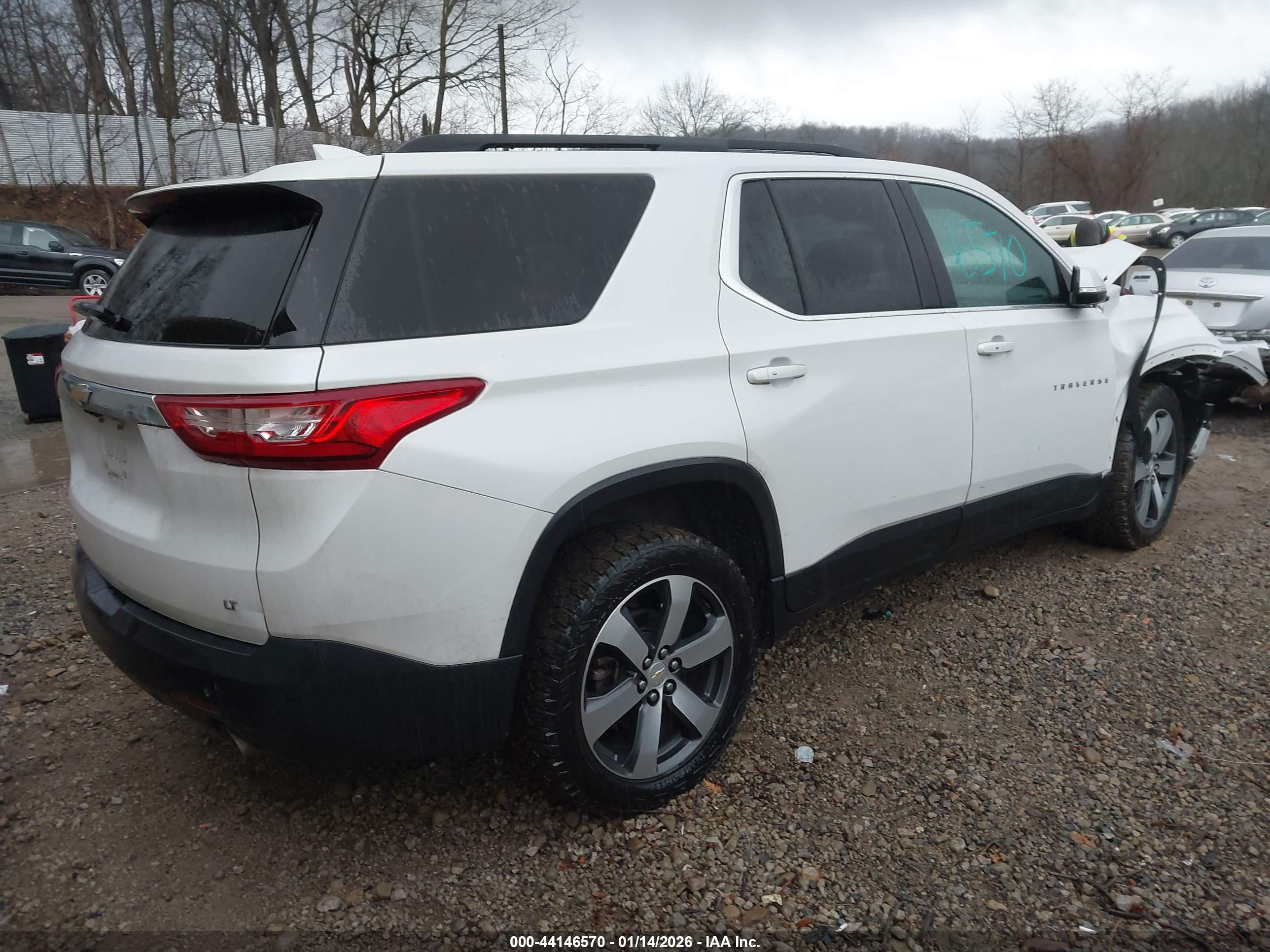 CHEVROLET TRAVERSE image 4