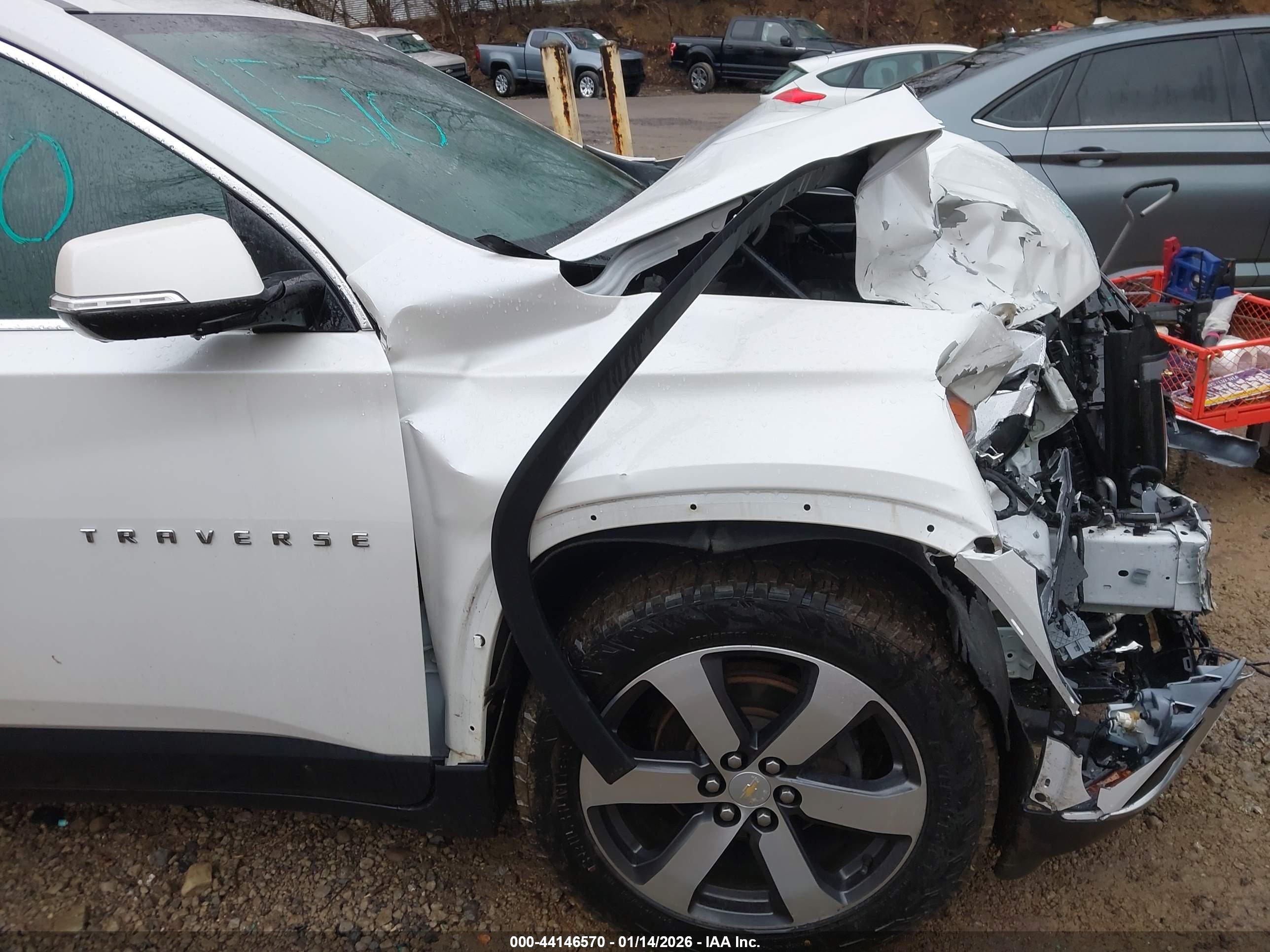CHEVROLET TRAVERSE image 6