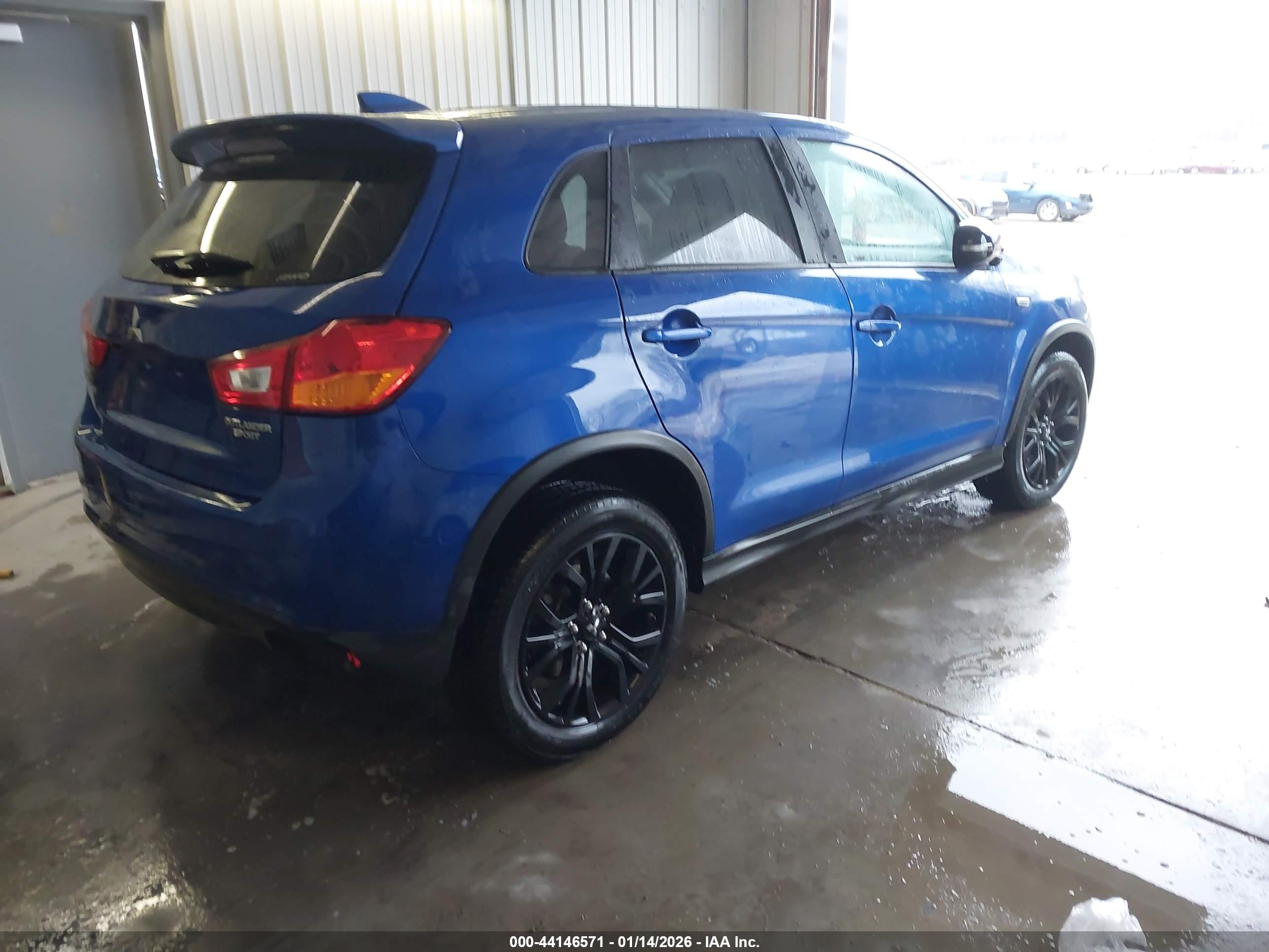MITSUBISHI OUTLANDER image 4