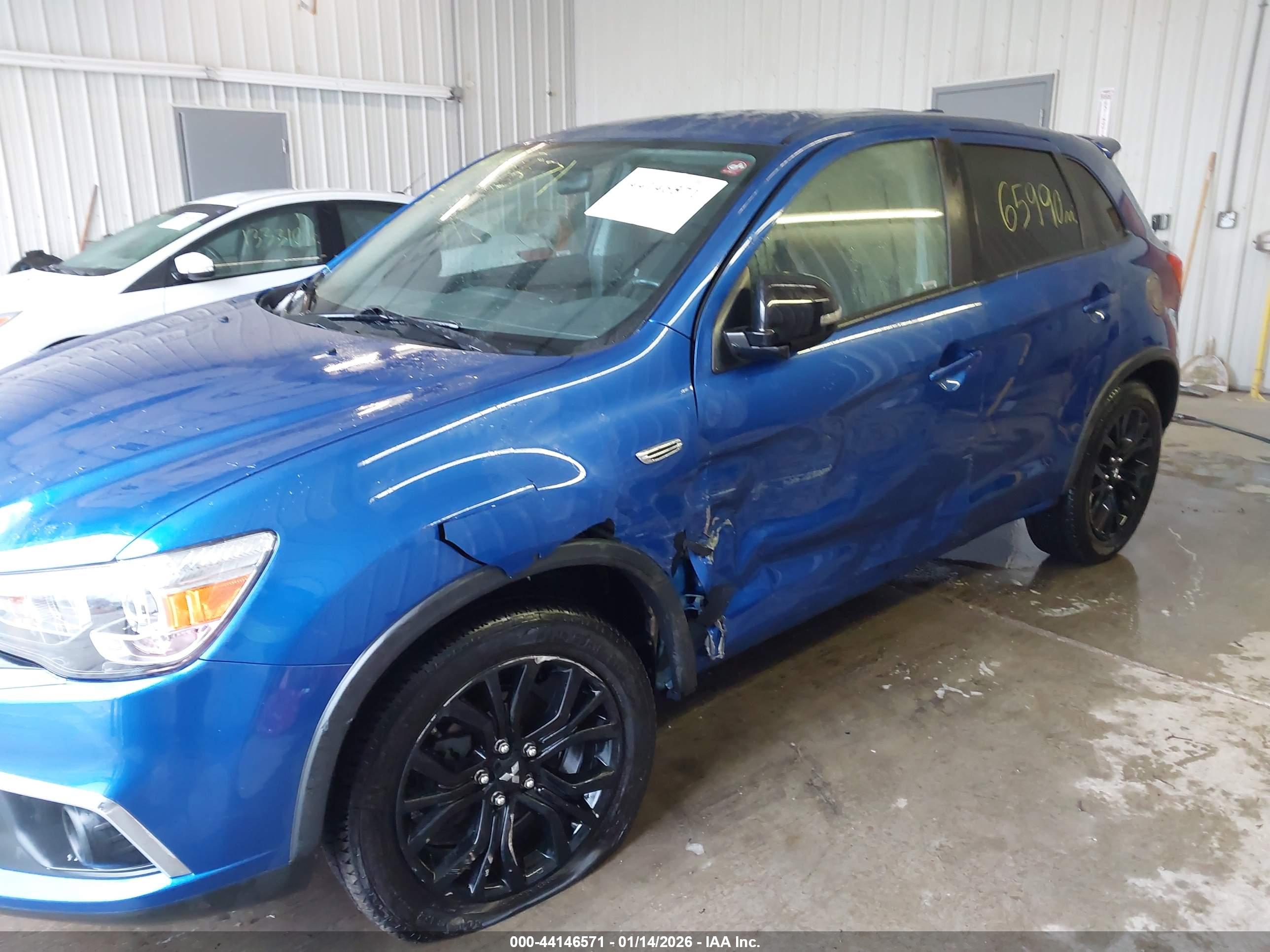 MITSUBISHI OUTLANDER image 6