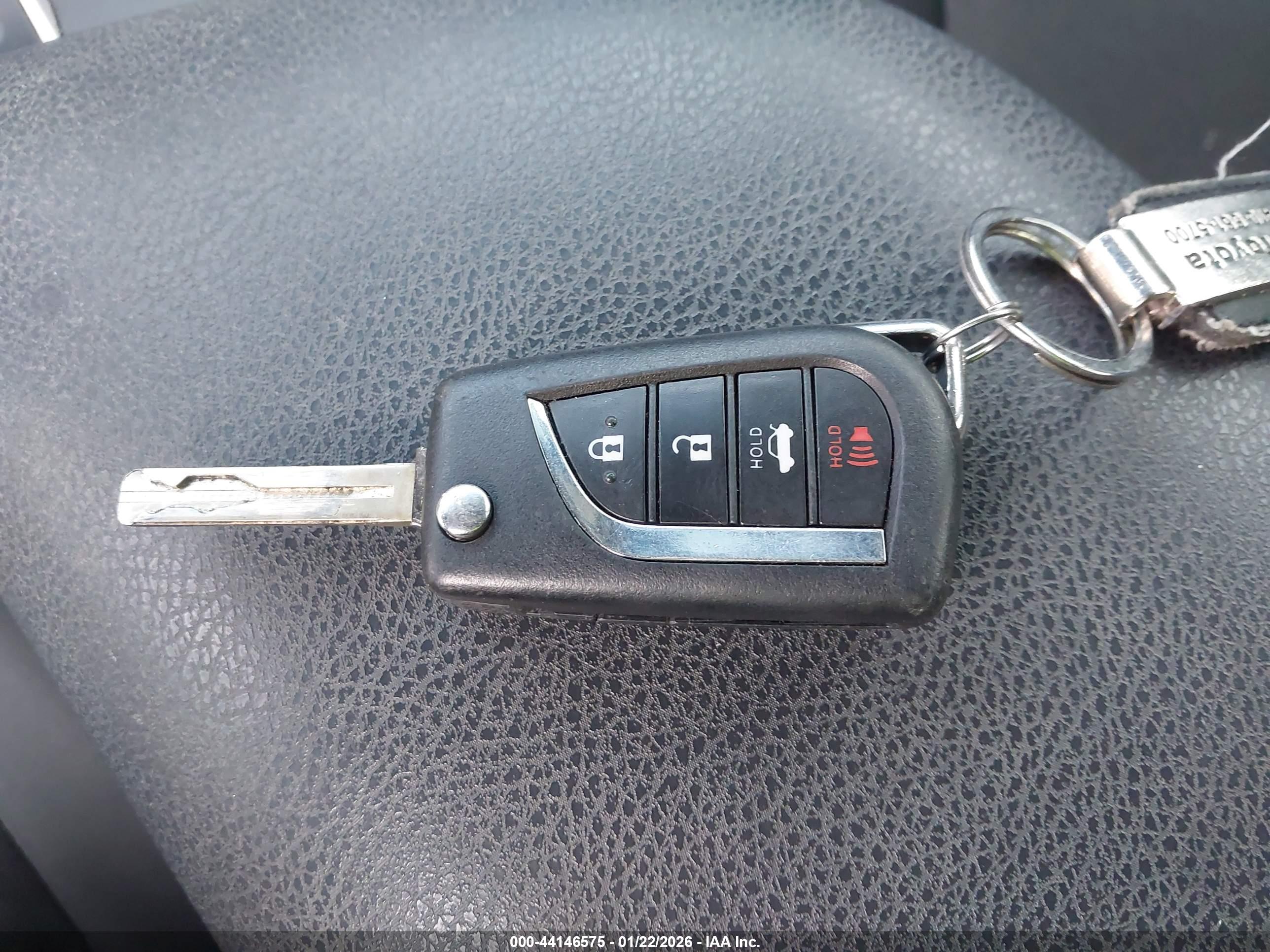 TOYOTA CAMRY image 11