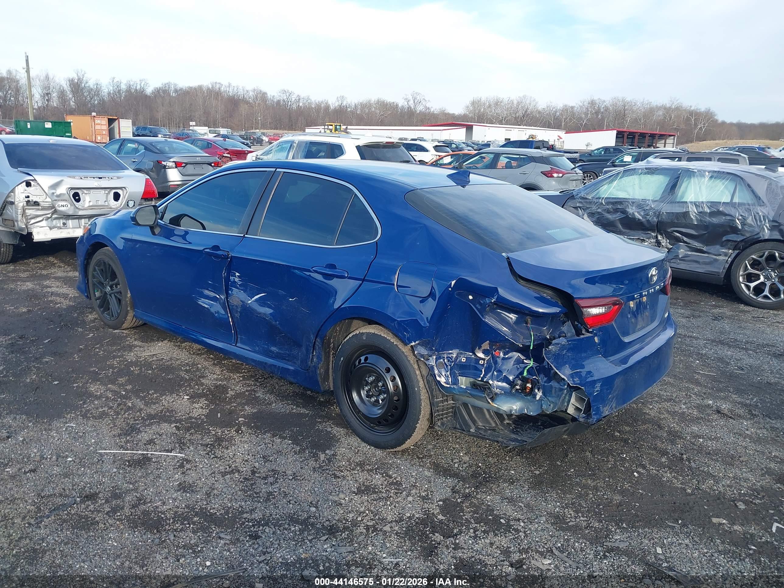 TOYOTA CAMRY image 3