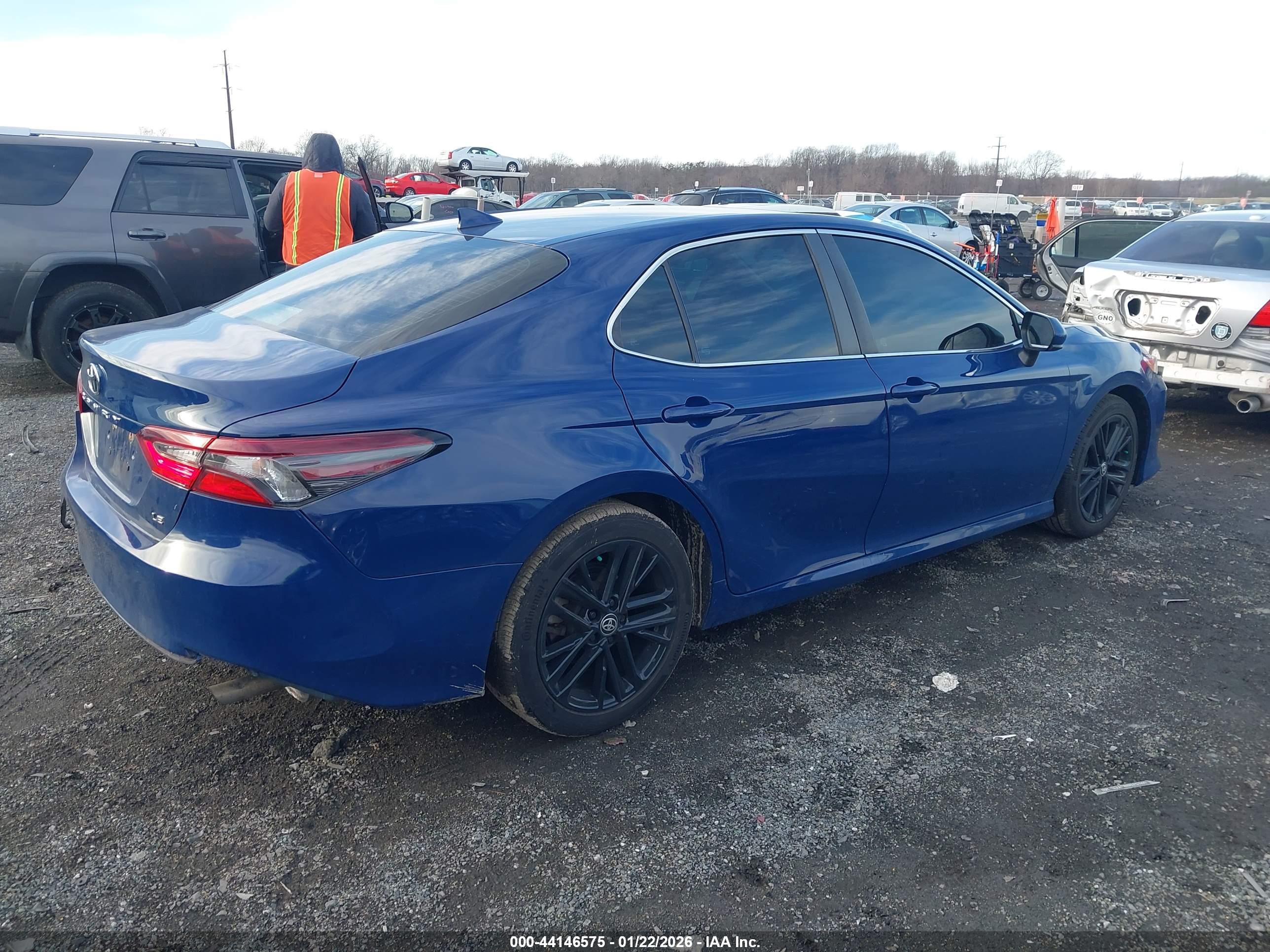 TOYOTA CAMRY image 4