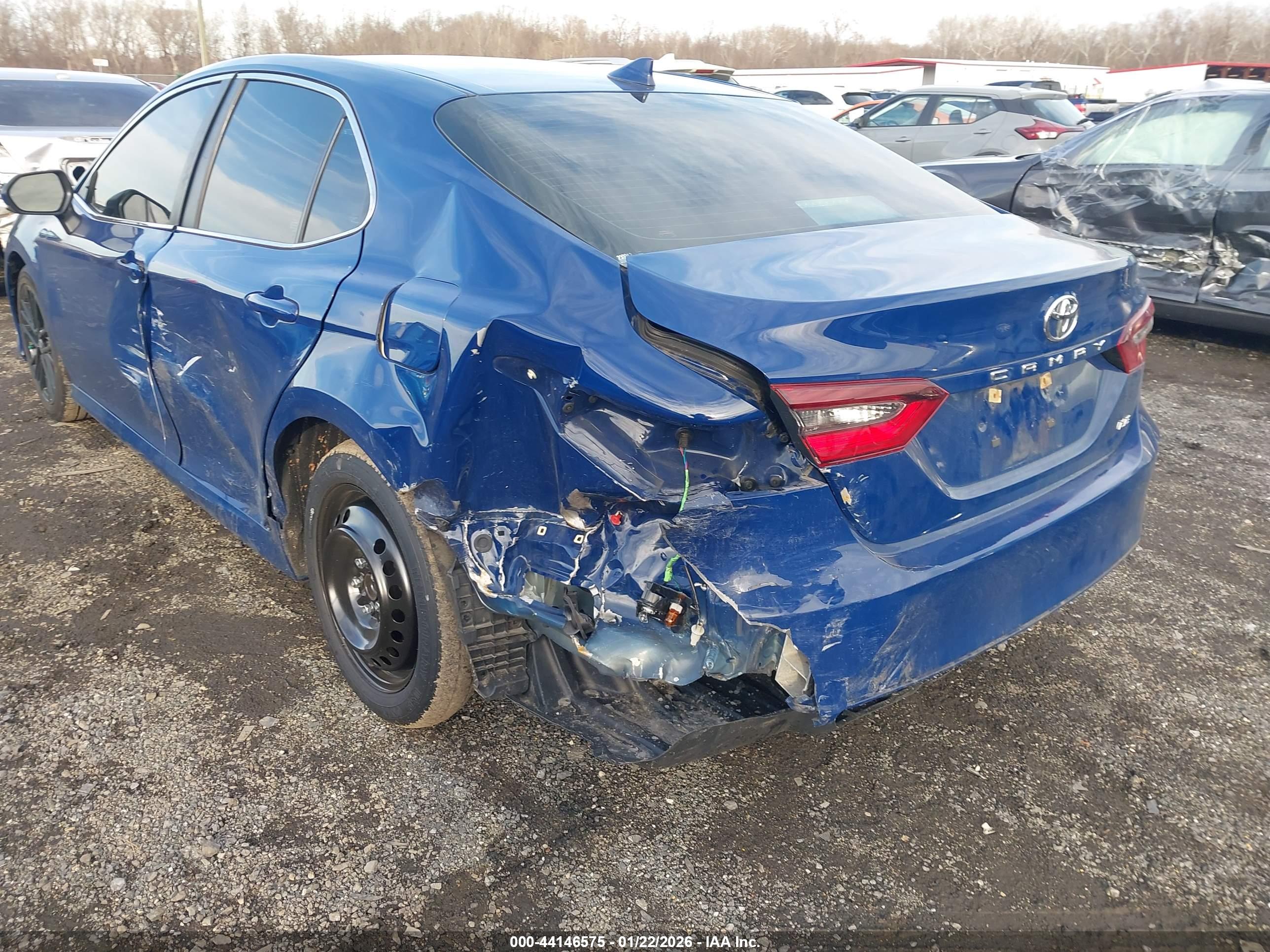 TOYOTA CAMRY image 6