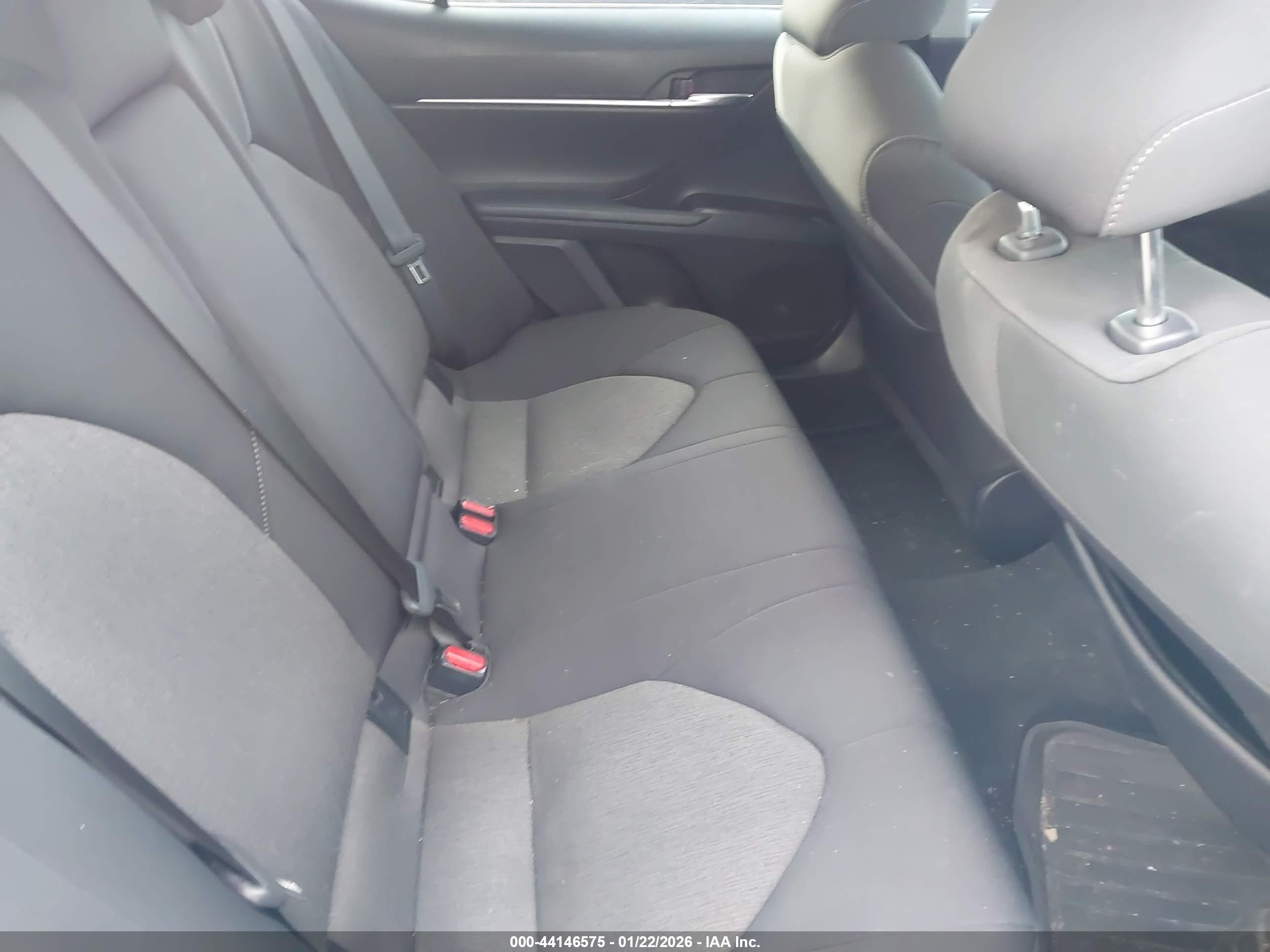 TOYOTA CAMRY image 8