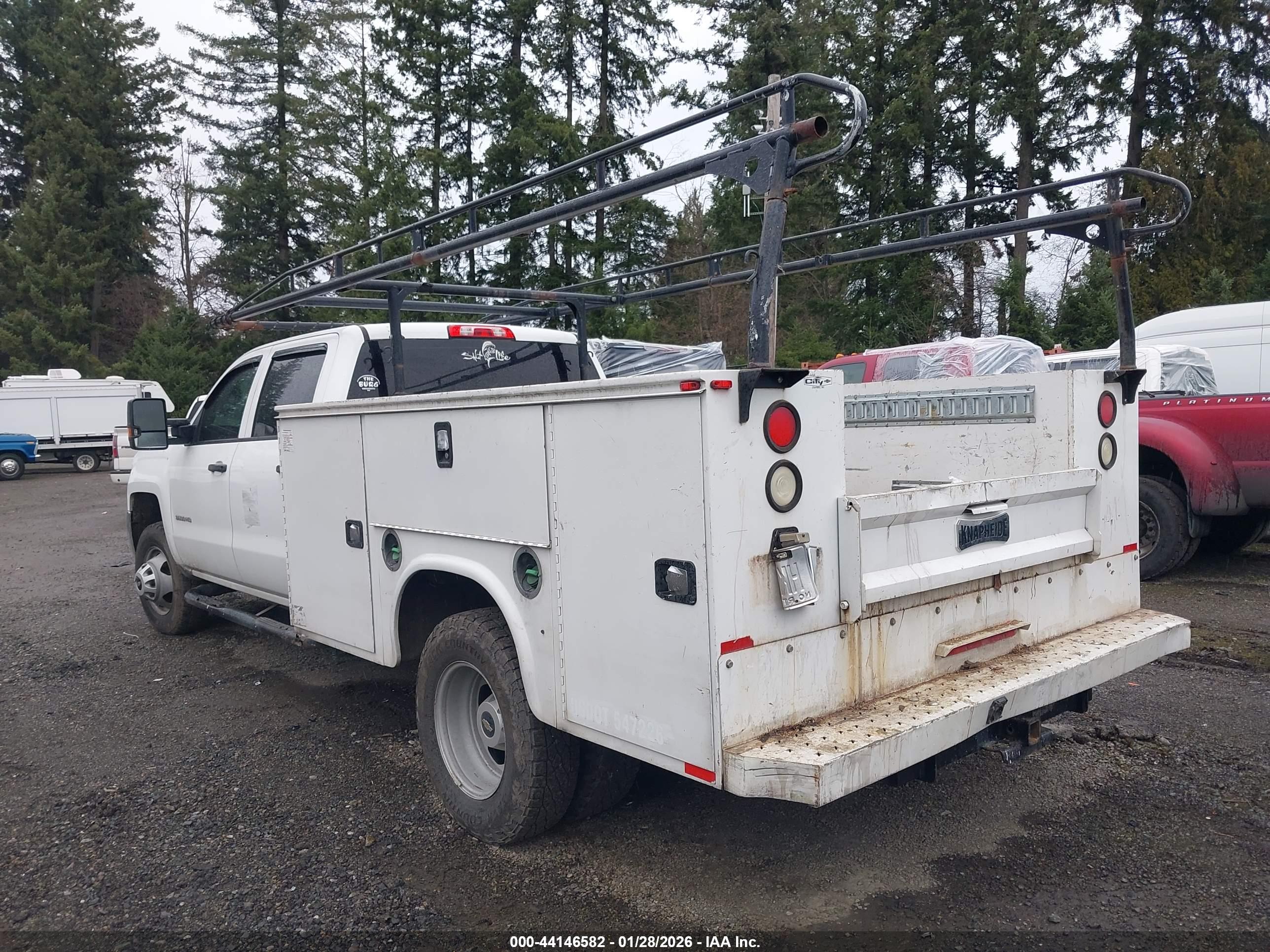 CHEVROLET SILVERADO image 3