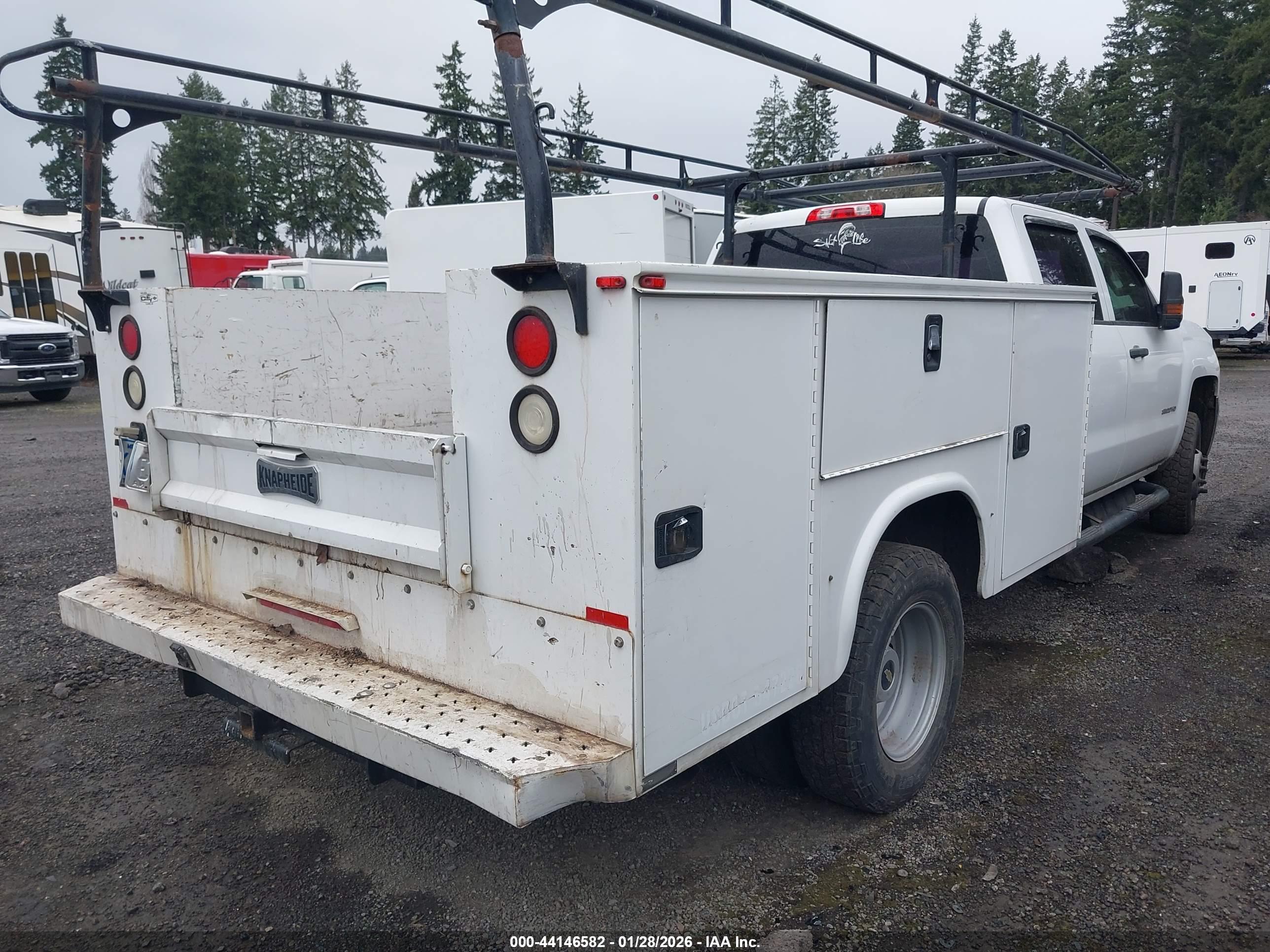 CHEVROLET SILVERADO image 4