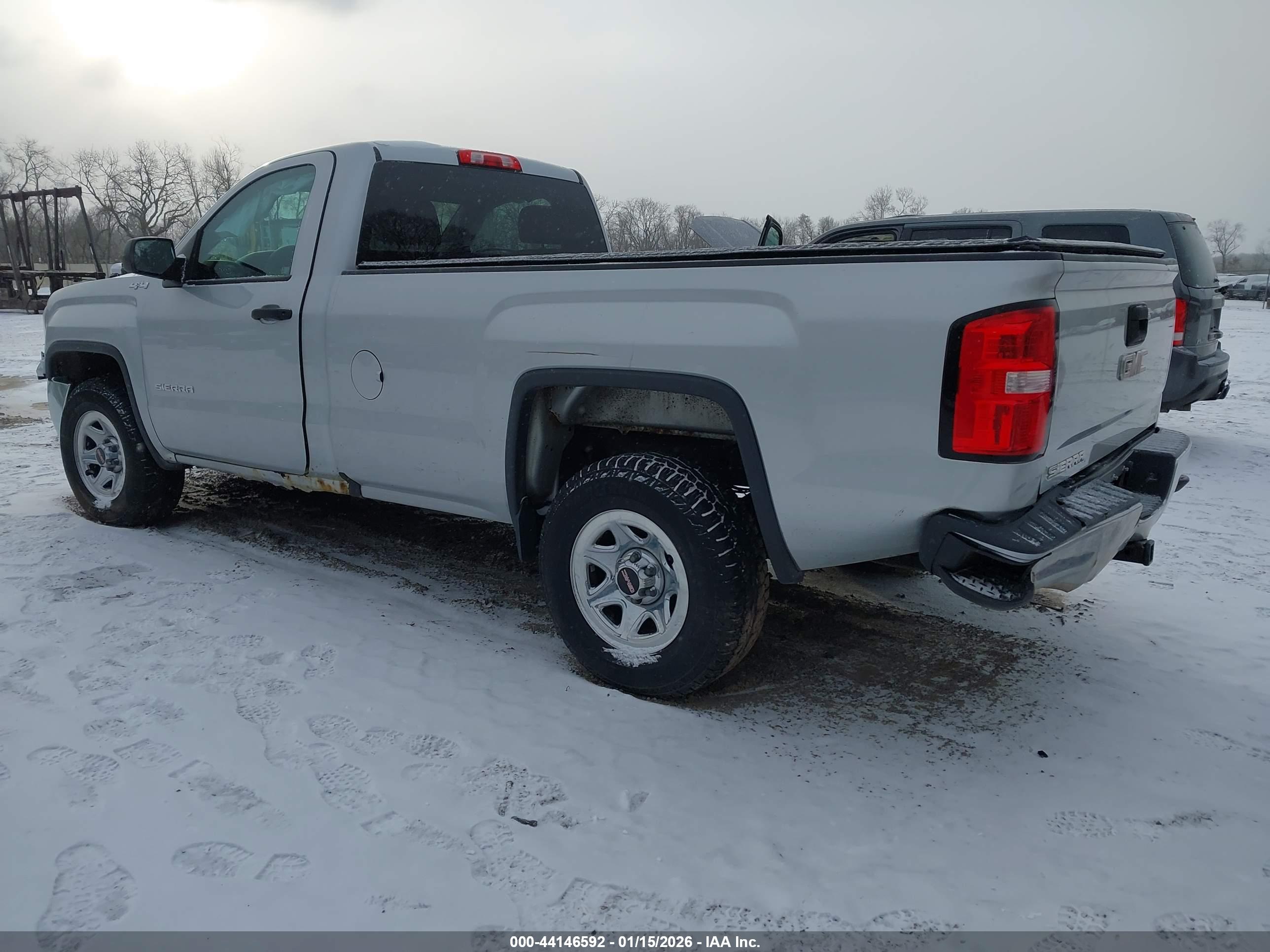 GMC SIERRA image 3