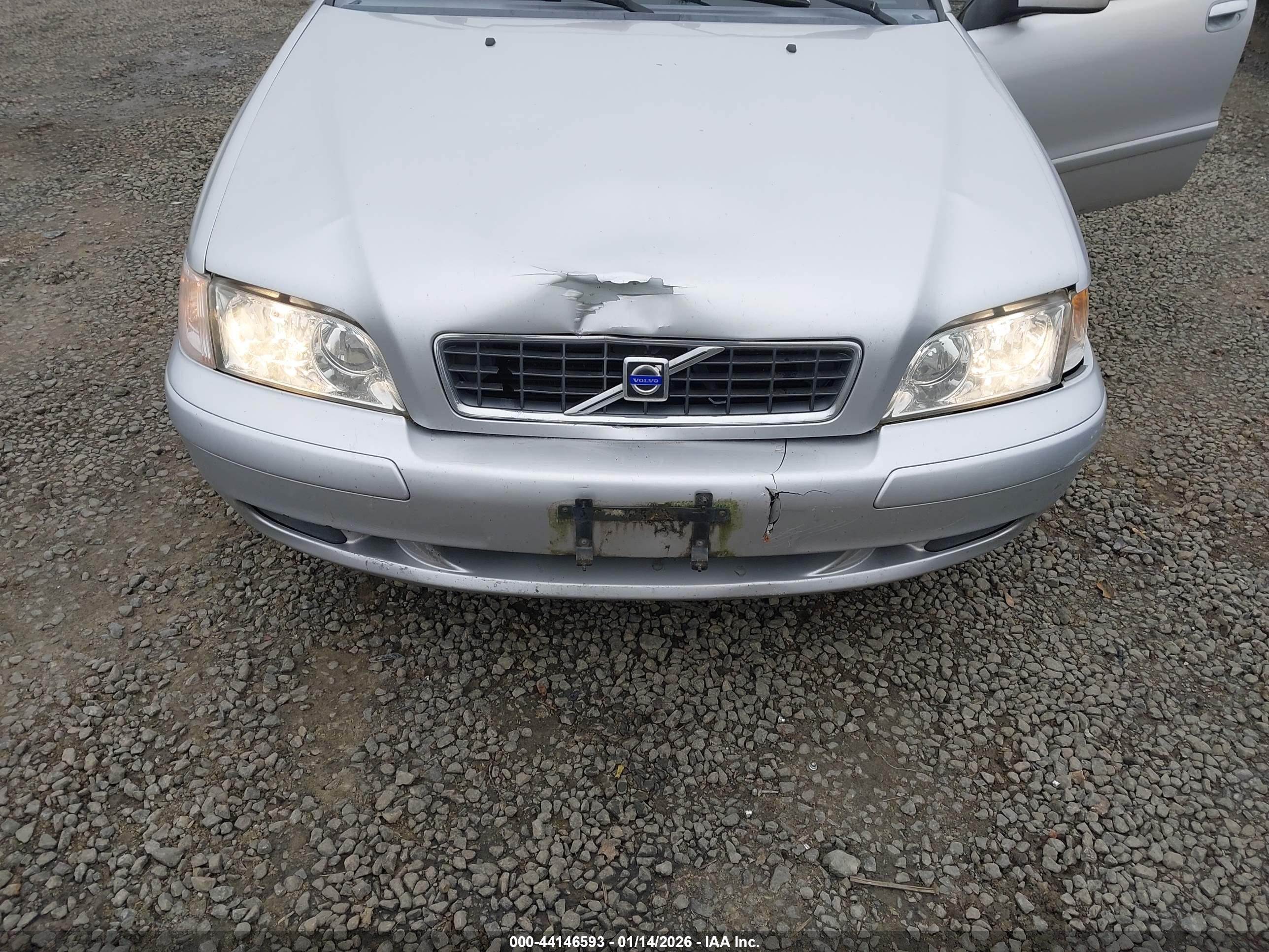 VOLVO V40 image 6