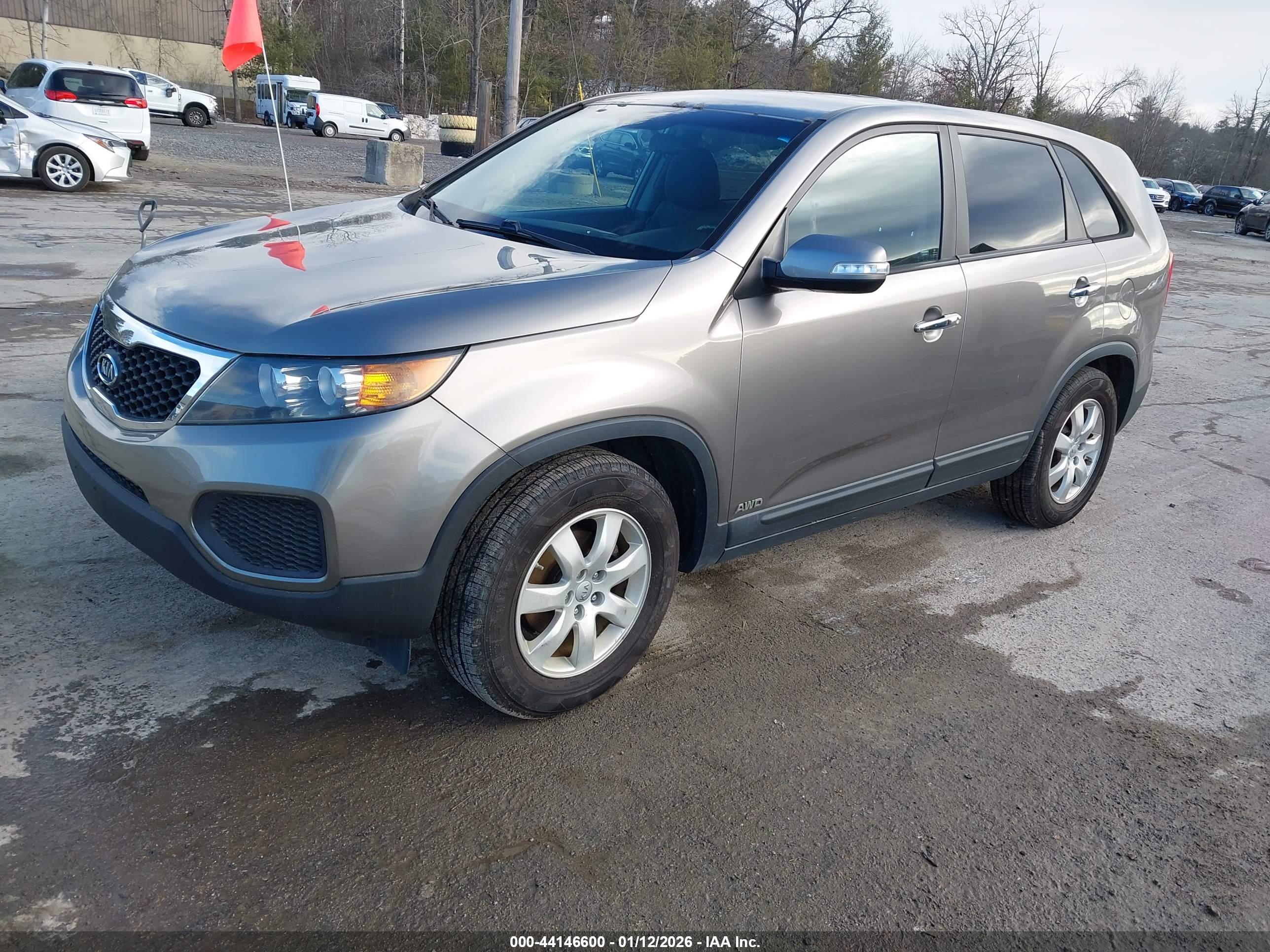 KIA SORENTO image 2