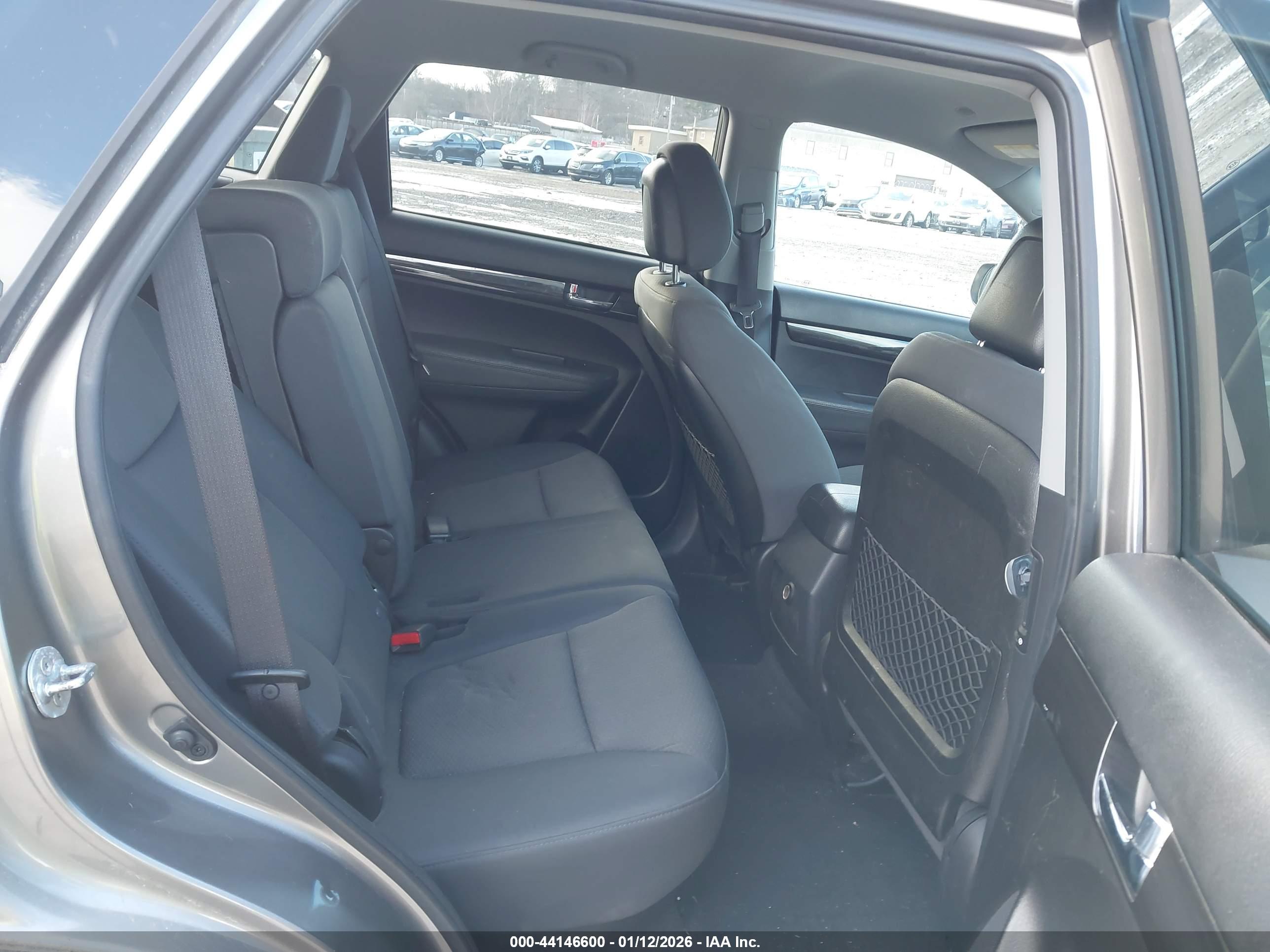 KIA SORENTO image 8