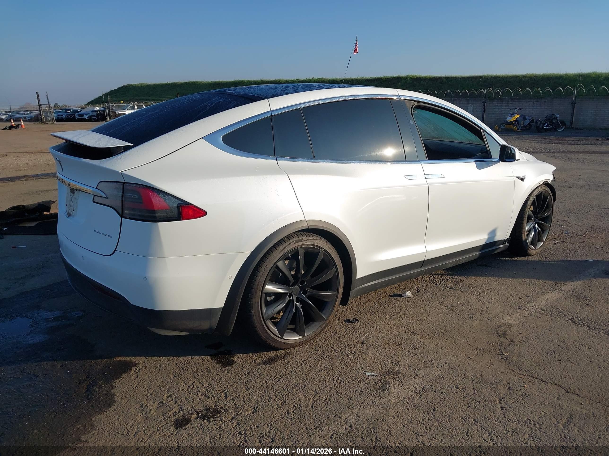 TESLA MODEL image 4