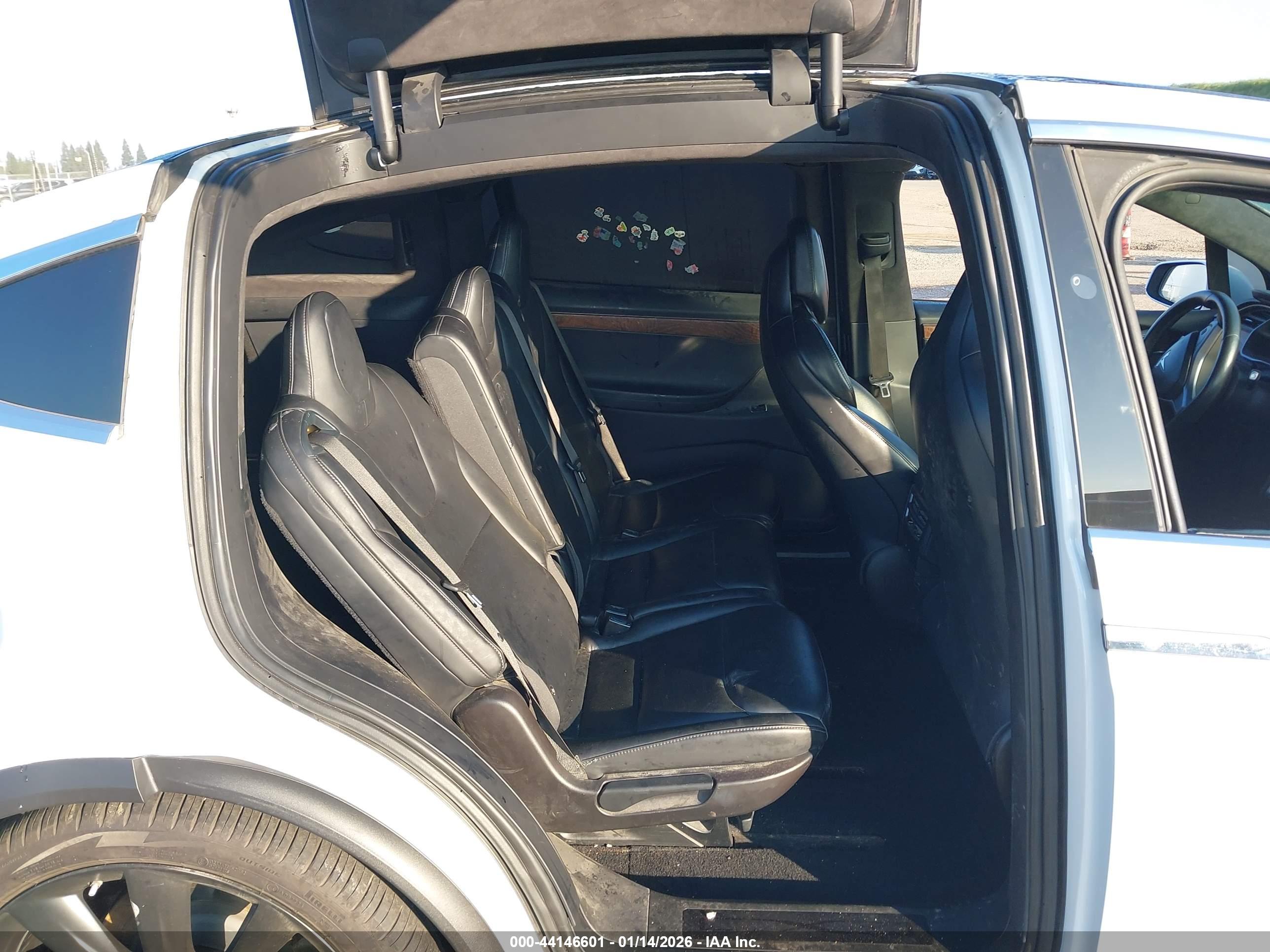 TESLA MODEL image 8