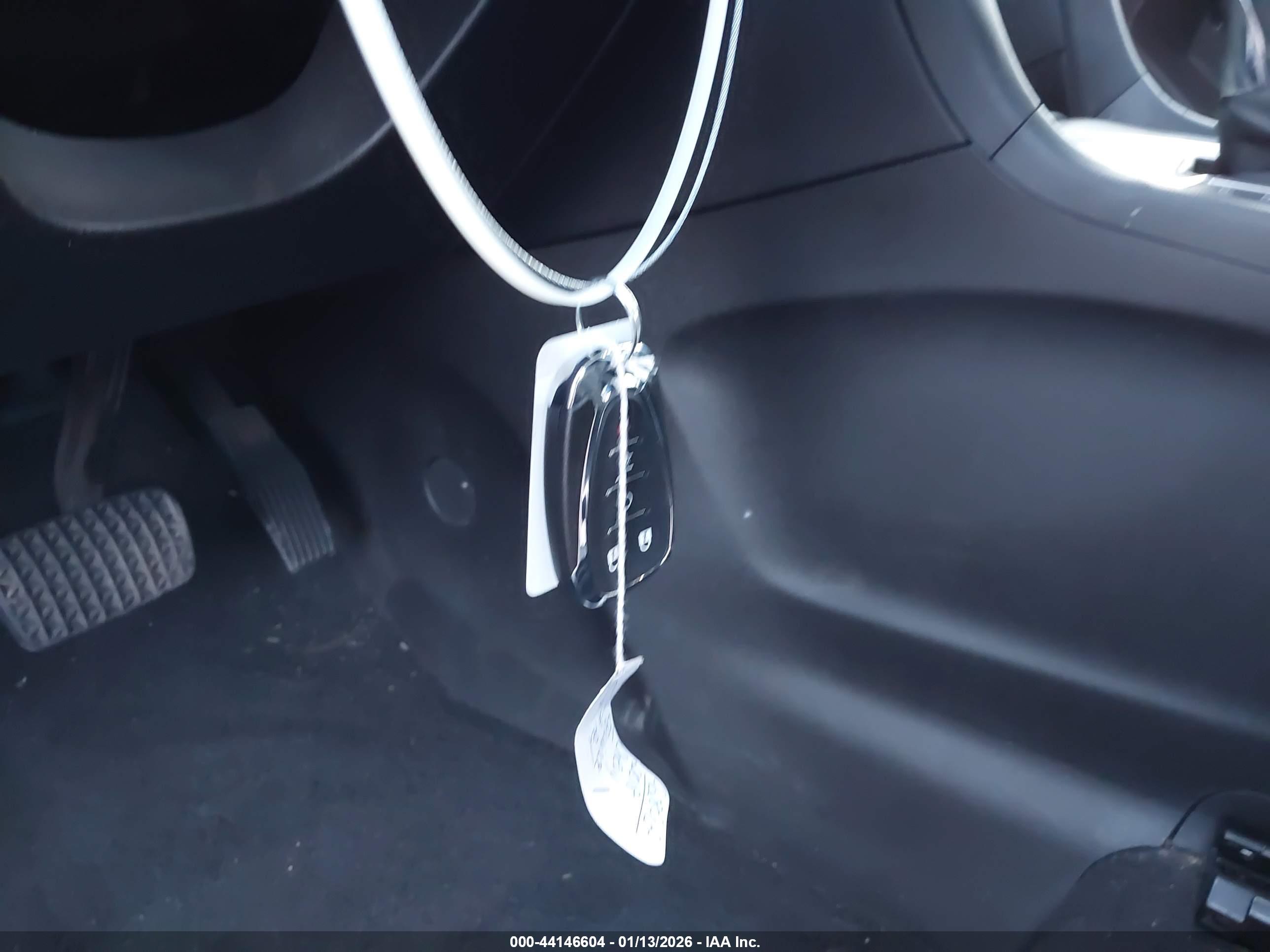CHEVROLET EQUINOX image 11