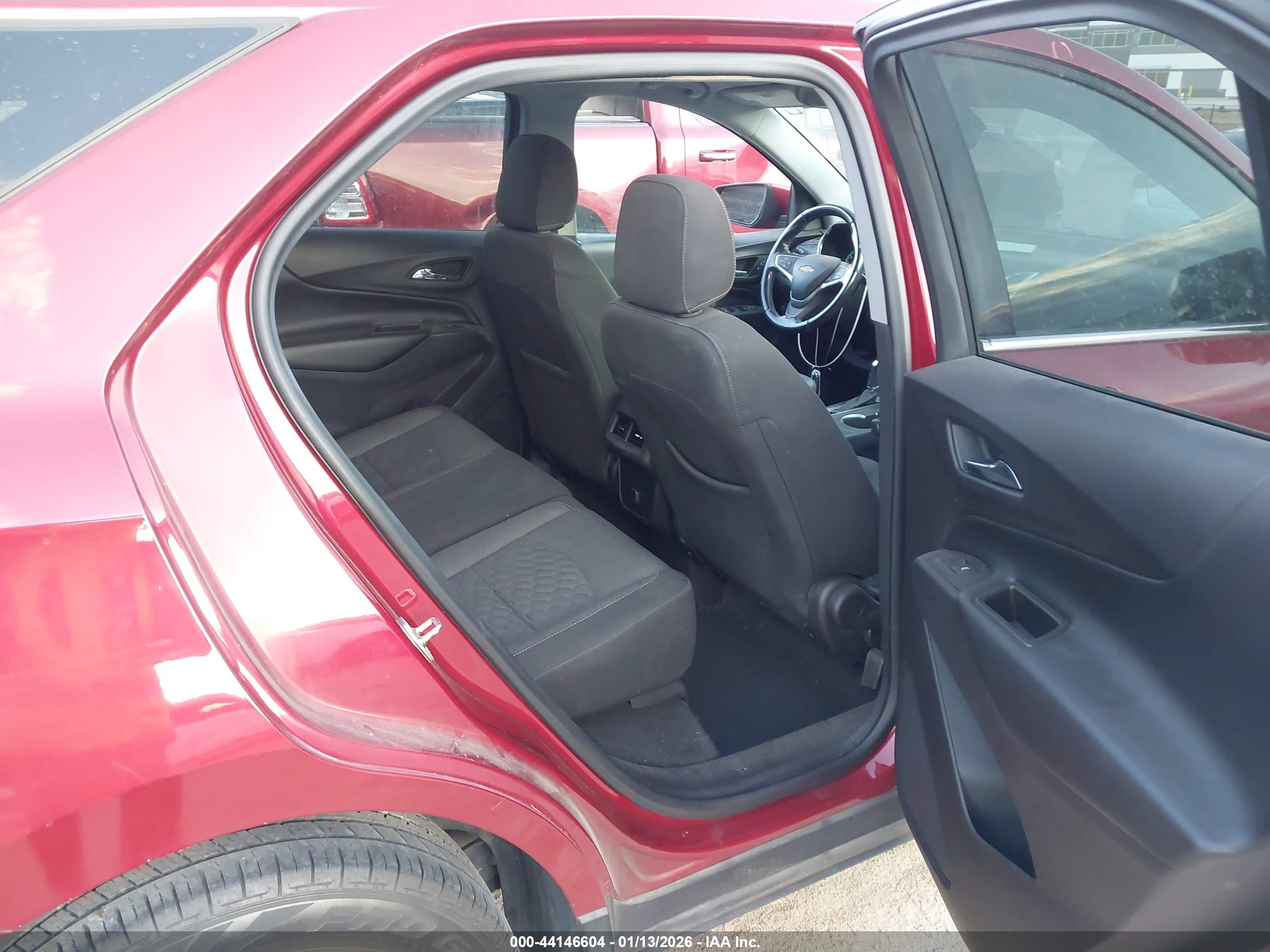 CHEVROLET EQUINOX image 8