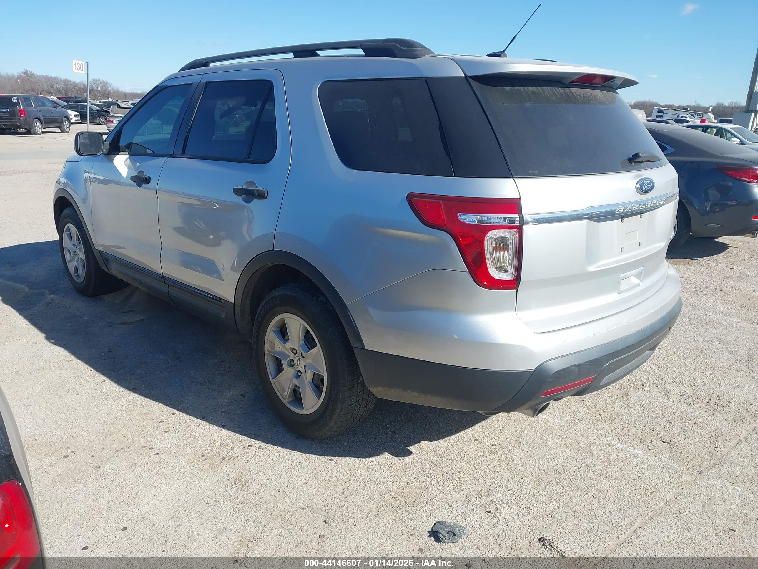FORD EXPLORER image 3