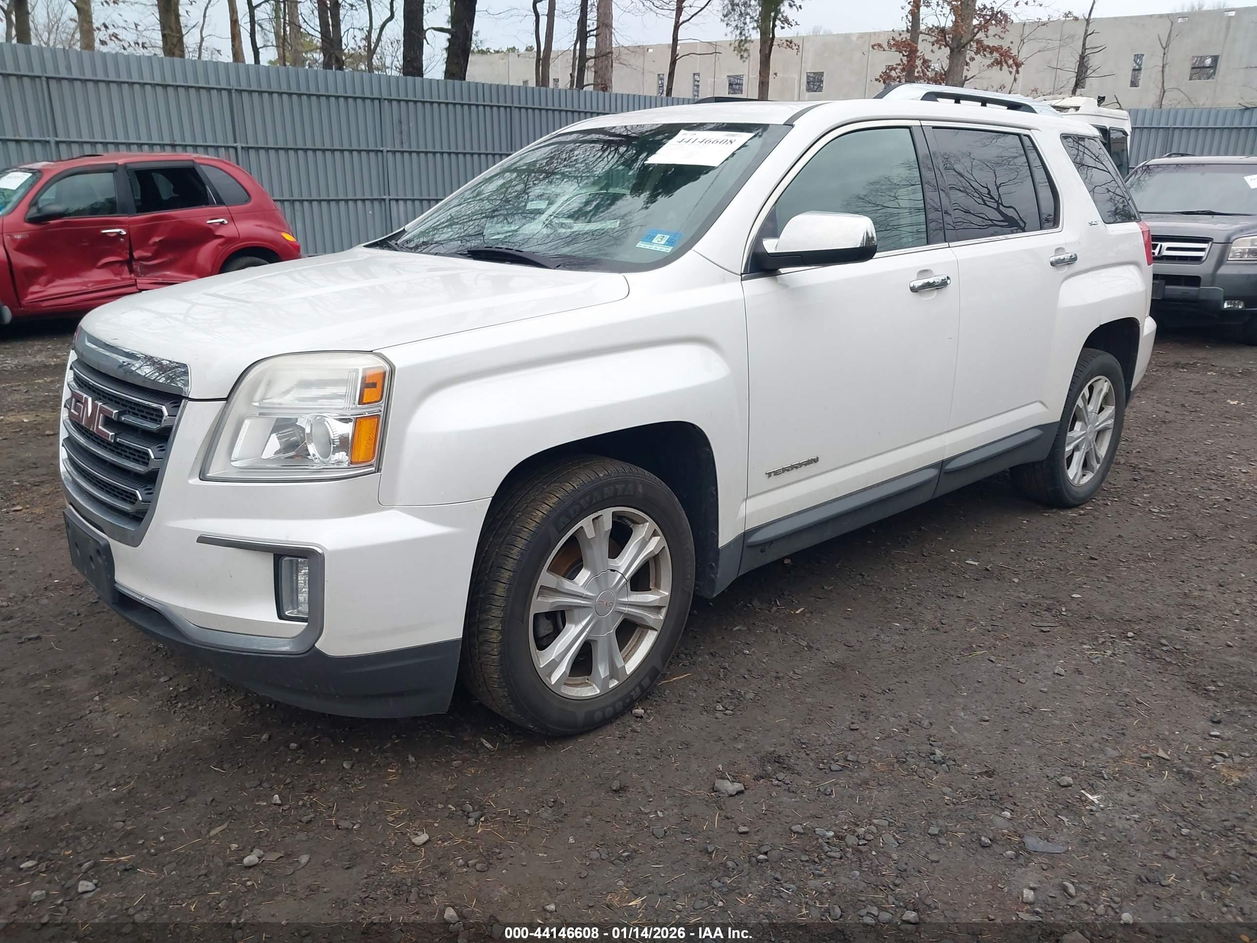 GMC TERRAIN image 2