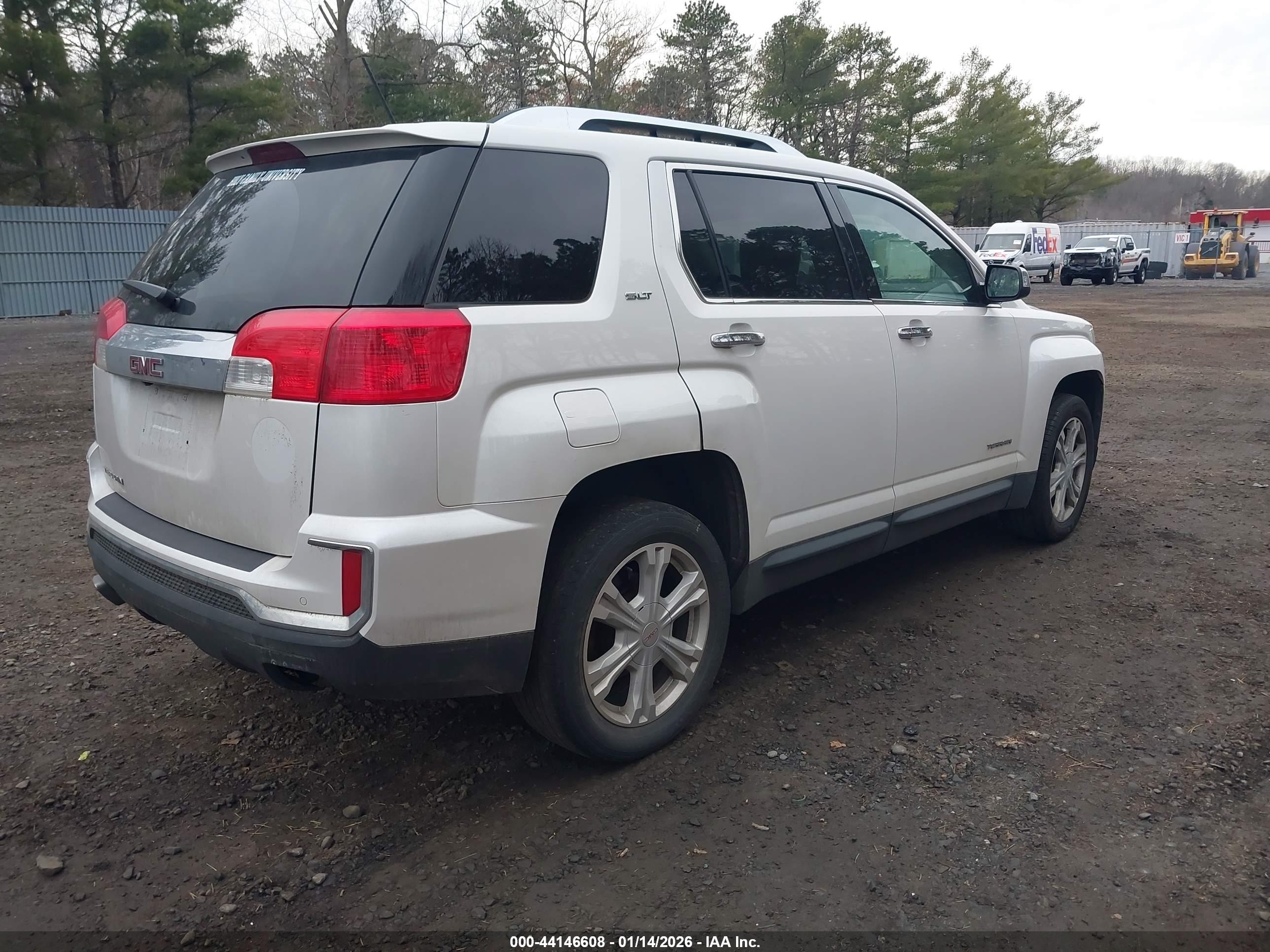 GMC TERRAIN image 4
