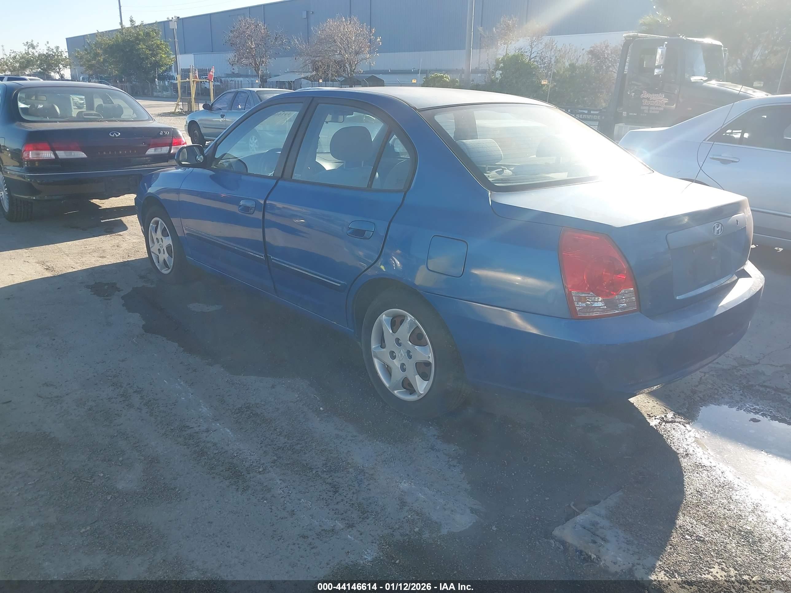 HYUNDAI ELANTRA image 3