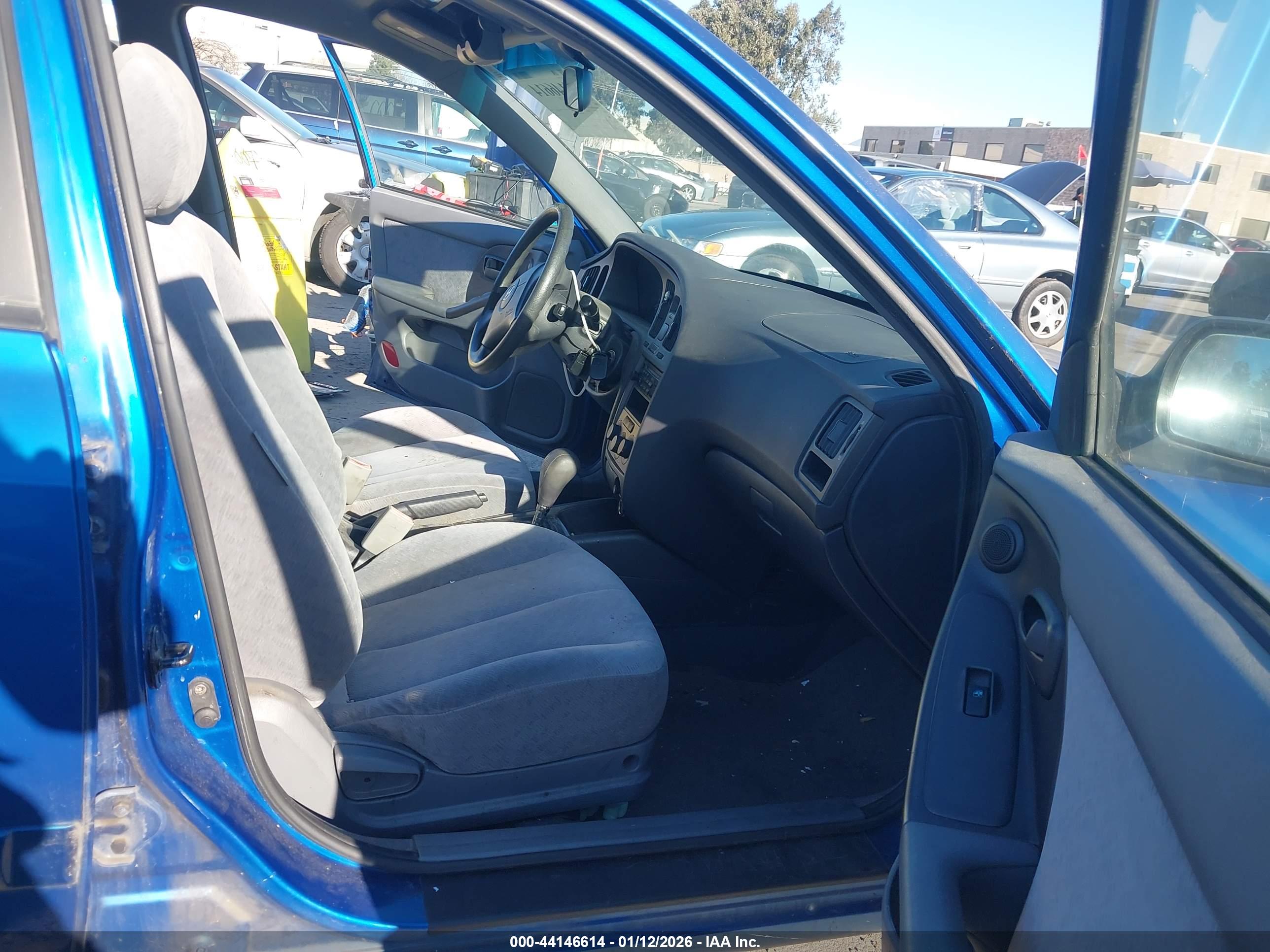 HYUNDAI ELANTRA image 5