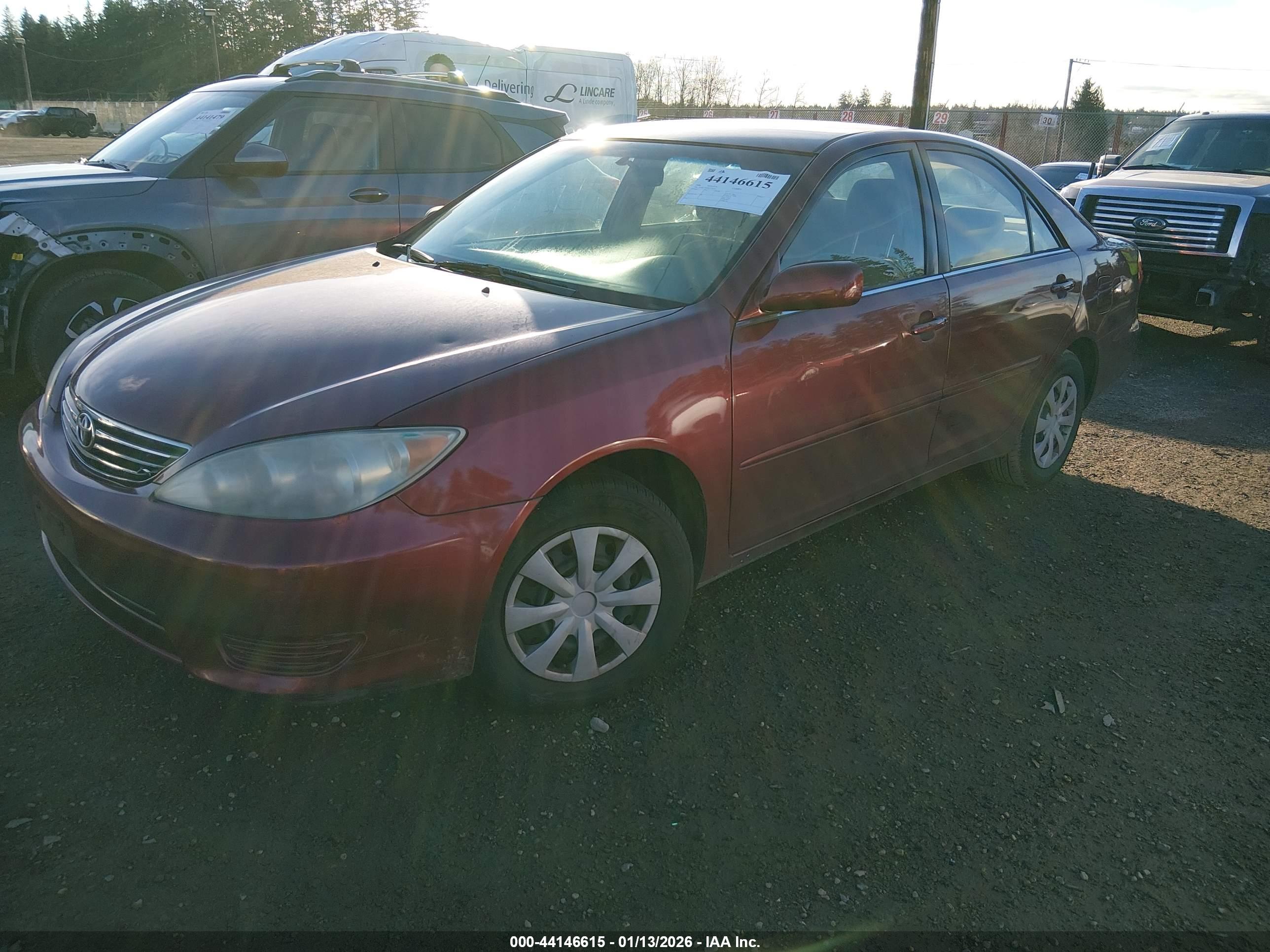 TOYOTA CAMRY image 2