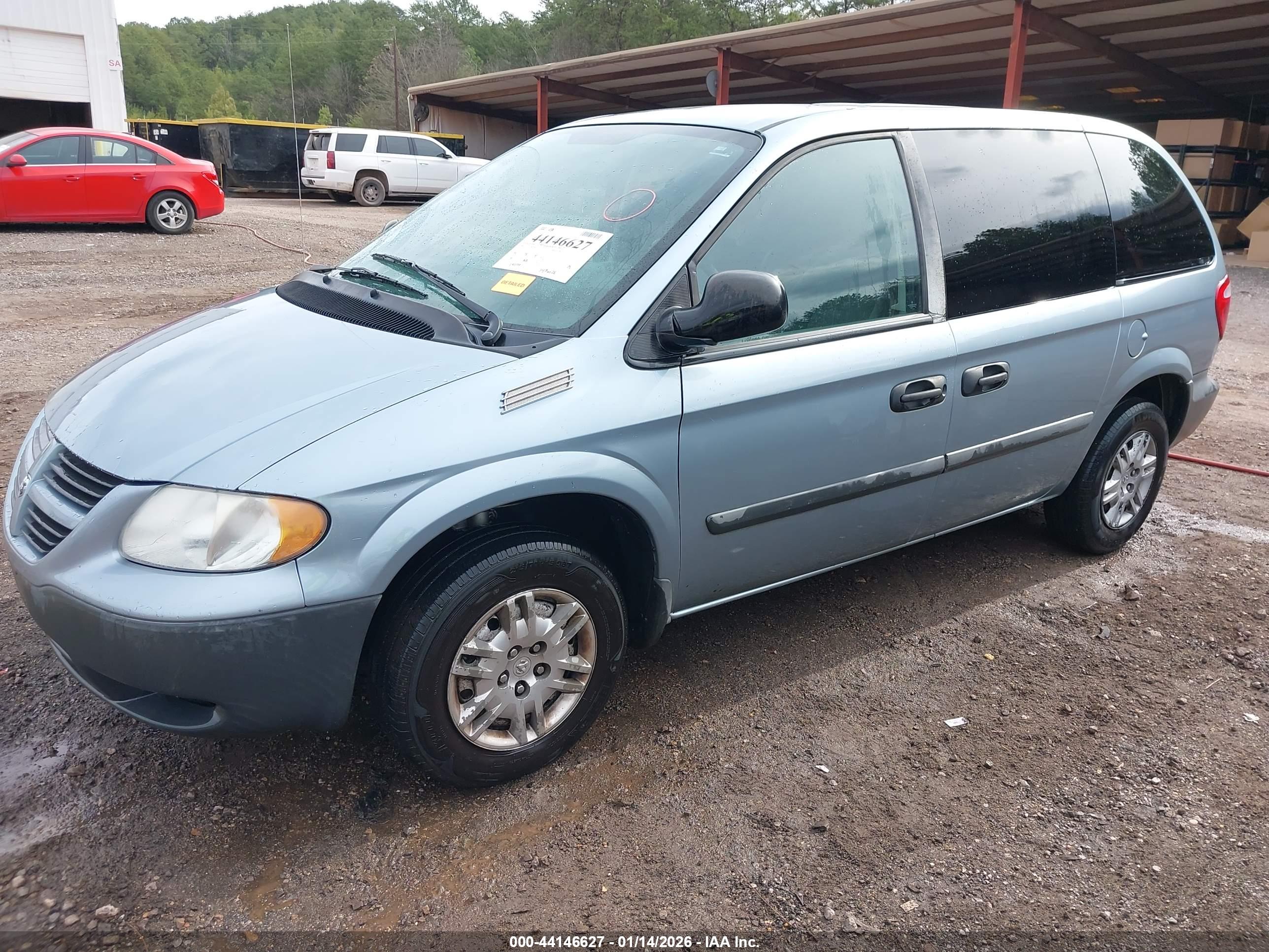 DODGE CARAVAN image 2