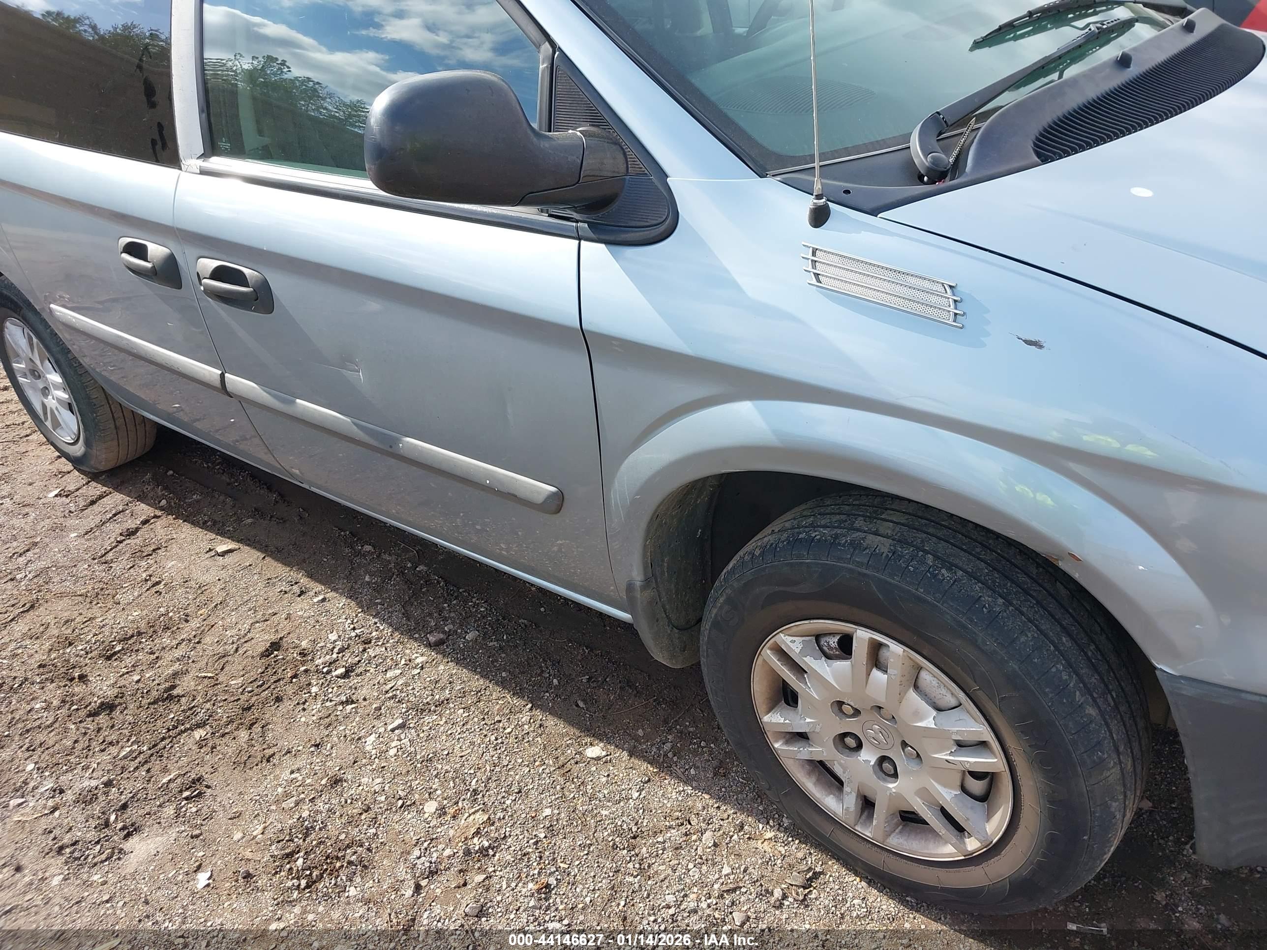 DODGE CARAVAN image 6
