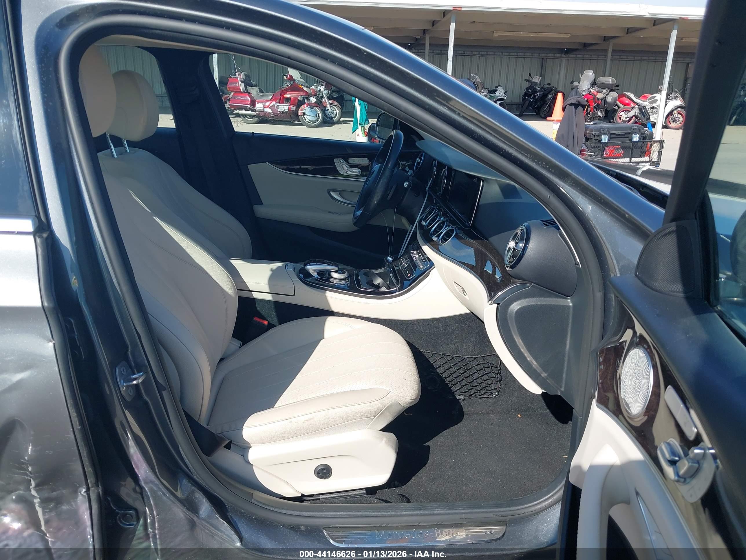 MERCEDES-BENZ E image 5