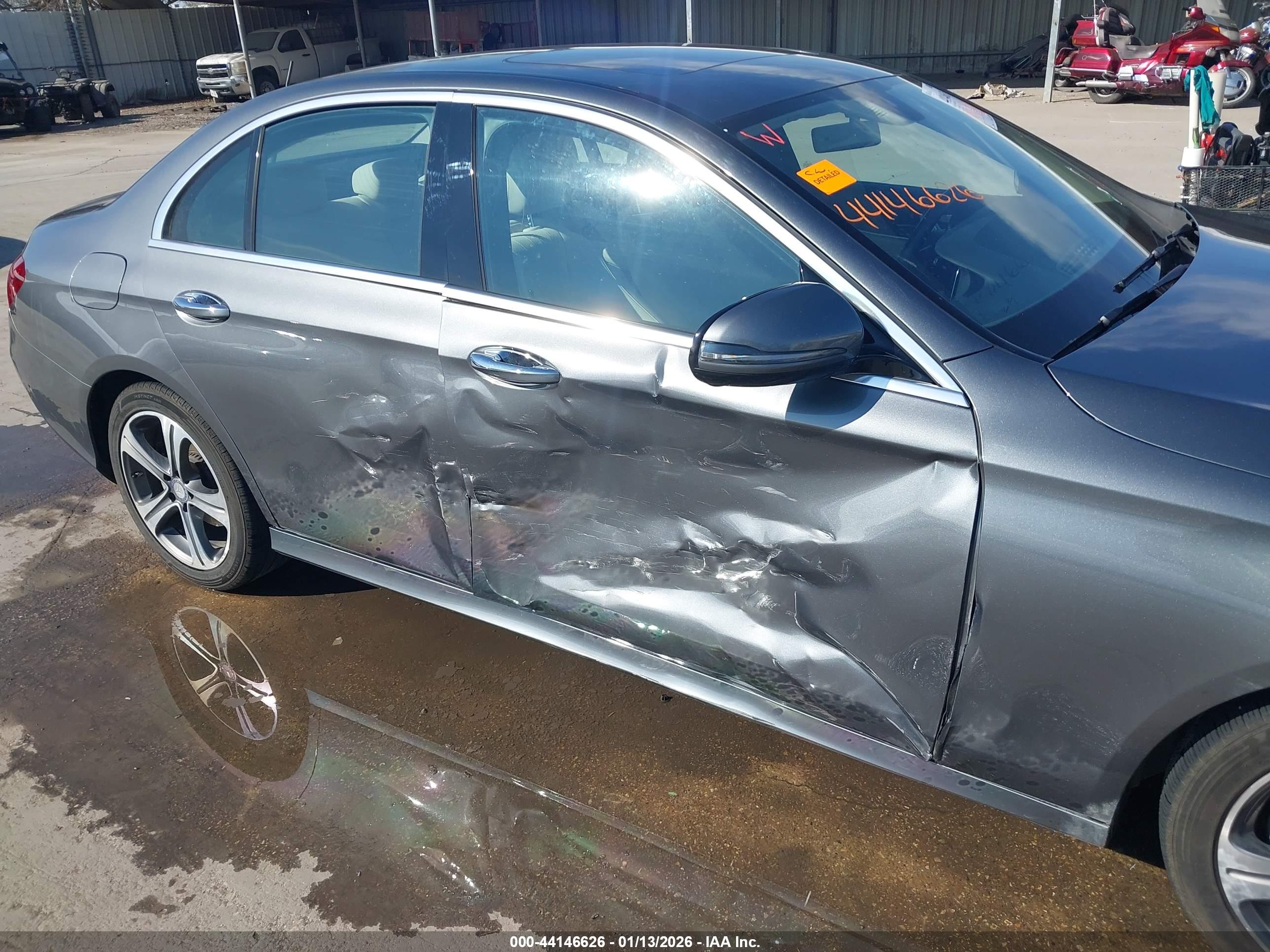 MERCEDES-BENZ E image 6