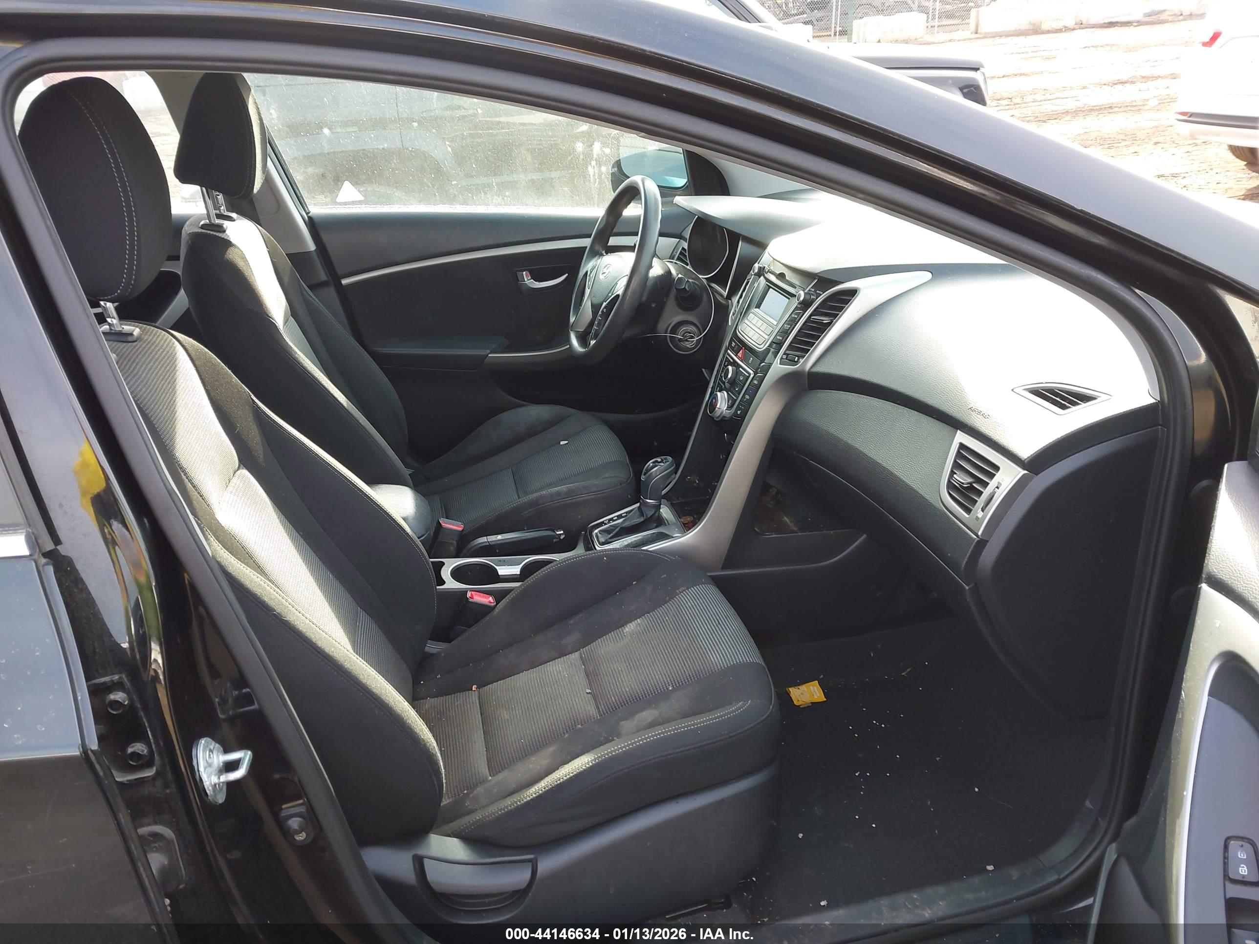 HYUNDAI ELANTRA image 5