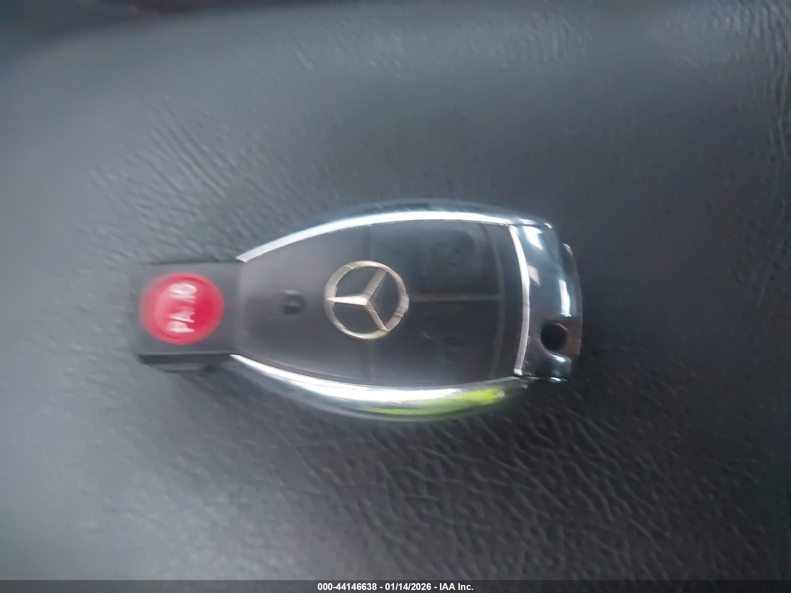 MERCEDES-BENZ C image 11