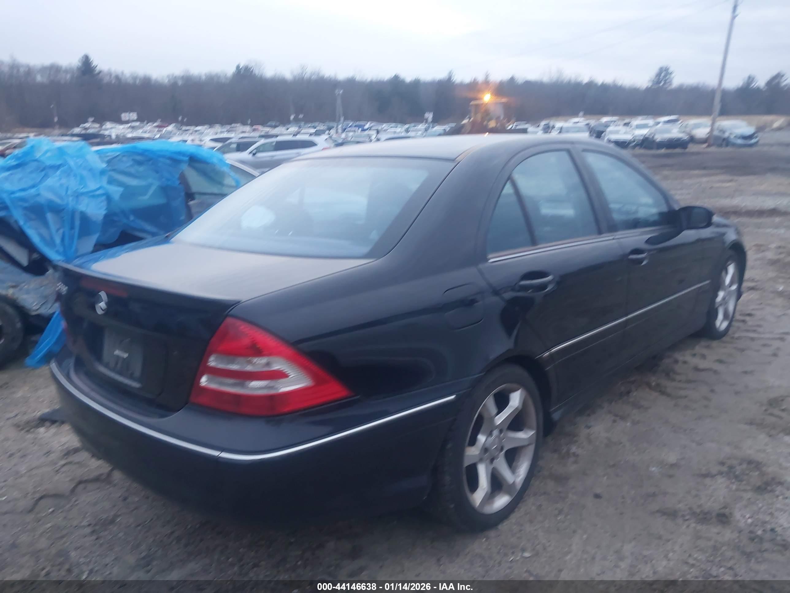 MERCEDES-BENZ C image 4