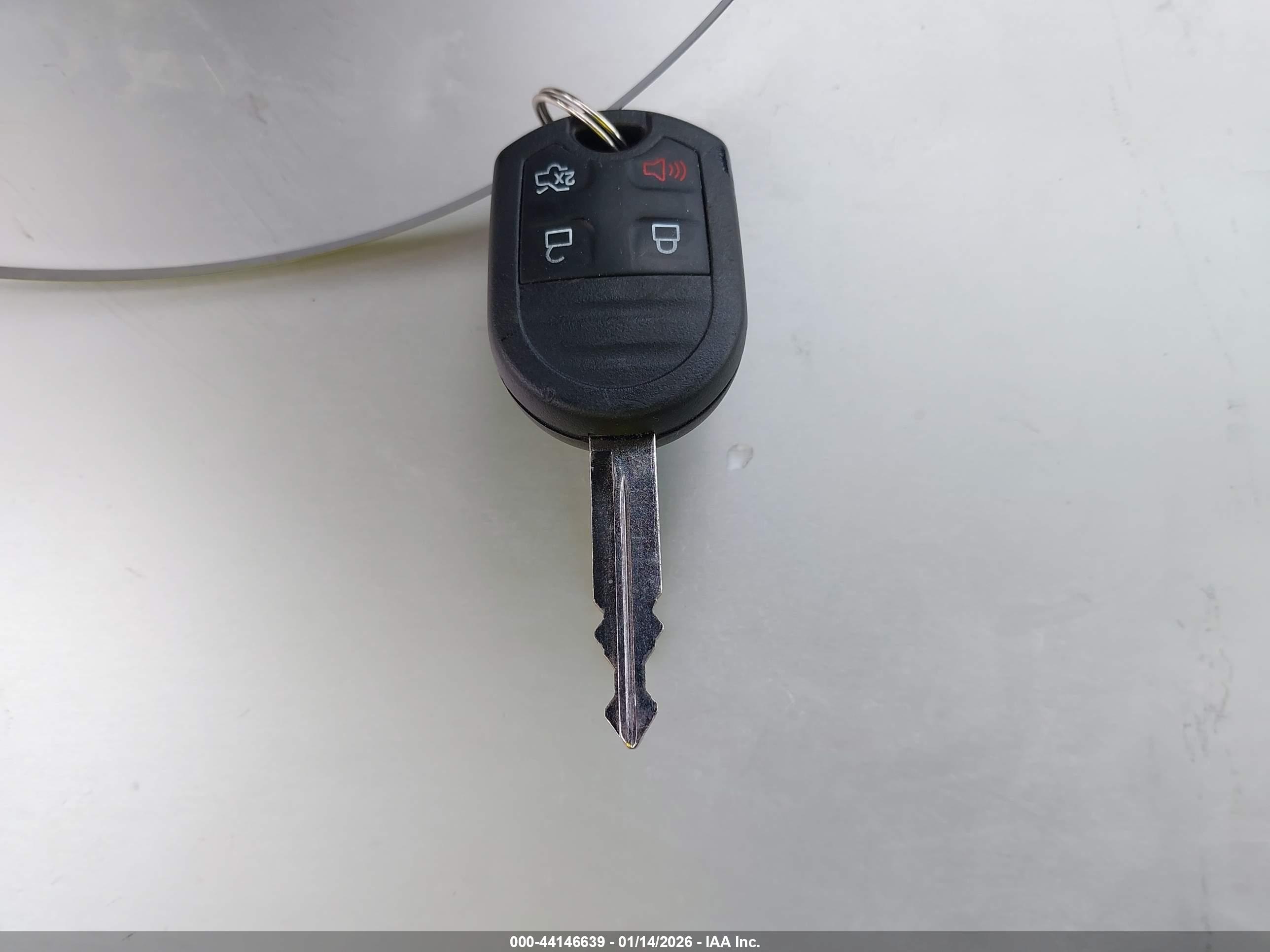 FORD TAURUS image 11