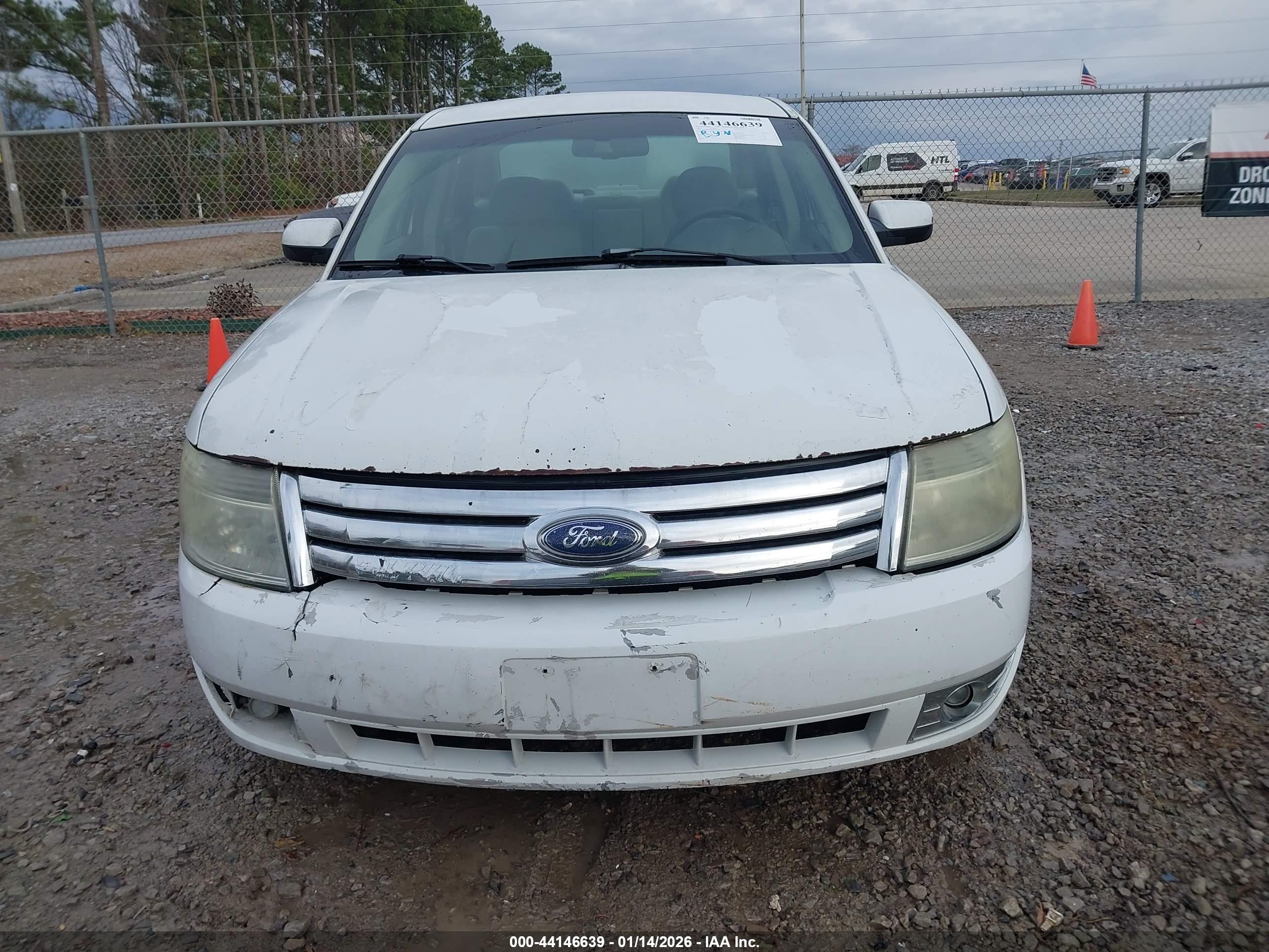 FORD TAURUS image 6